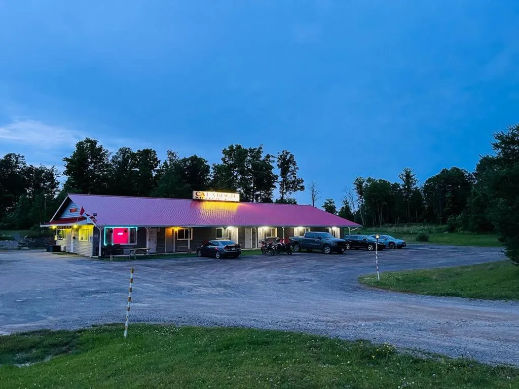 Property building in Calabogie Motor Inn