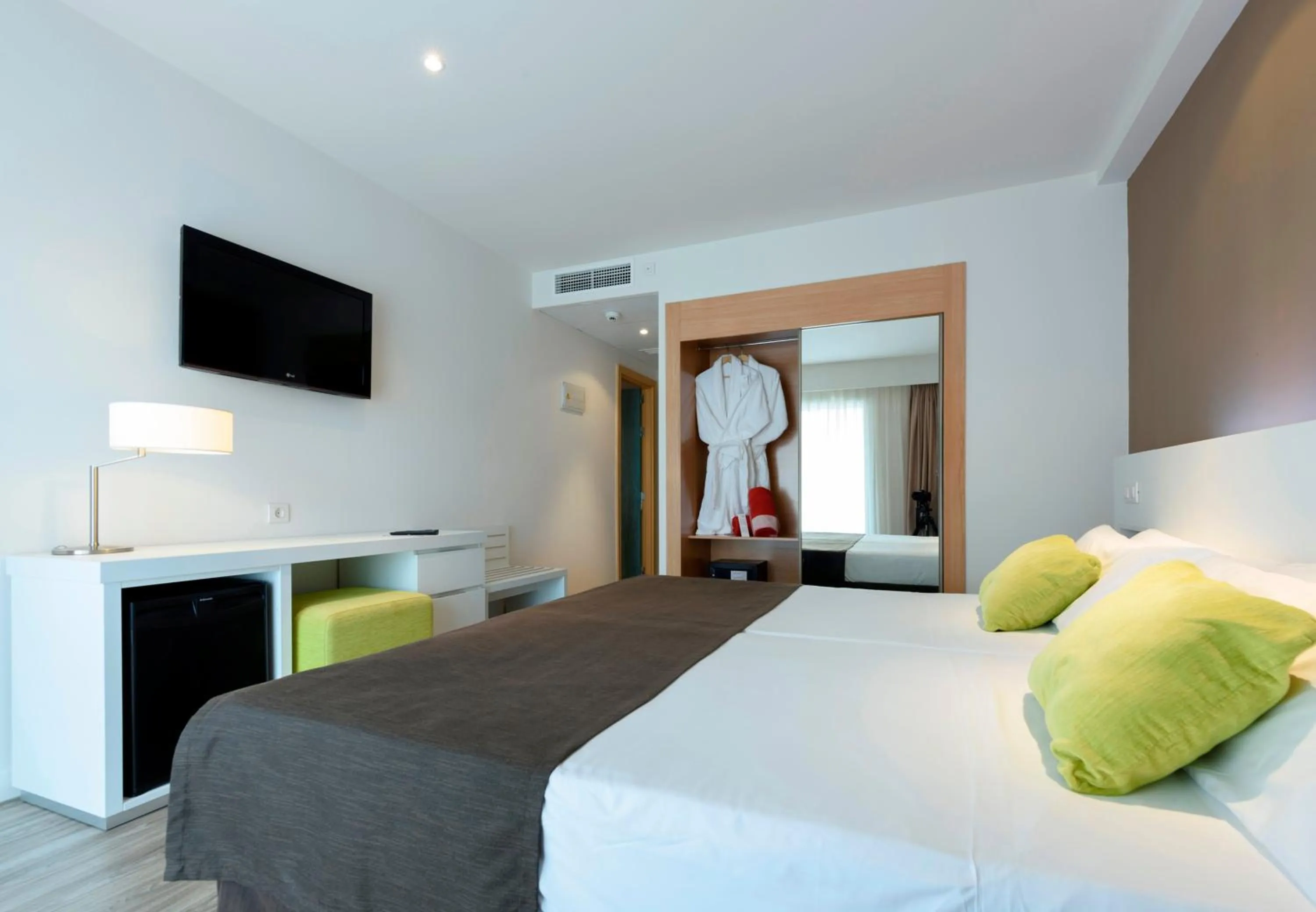 Photo of the whole room, Bed in Sol Pelicanos Ocas