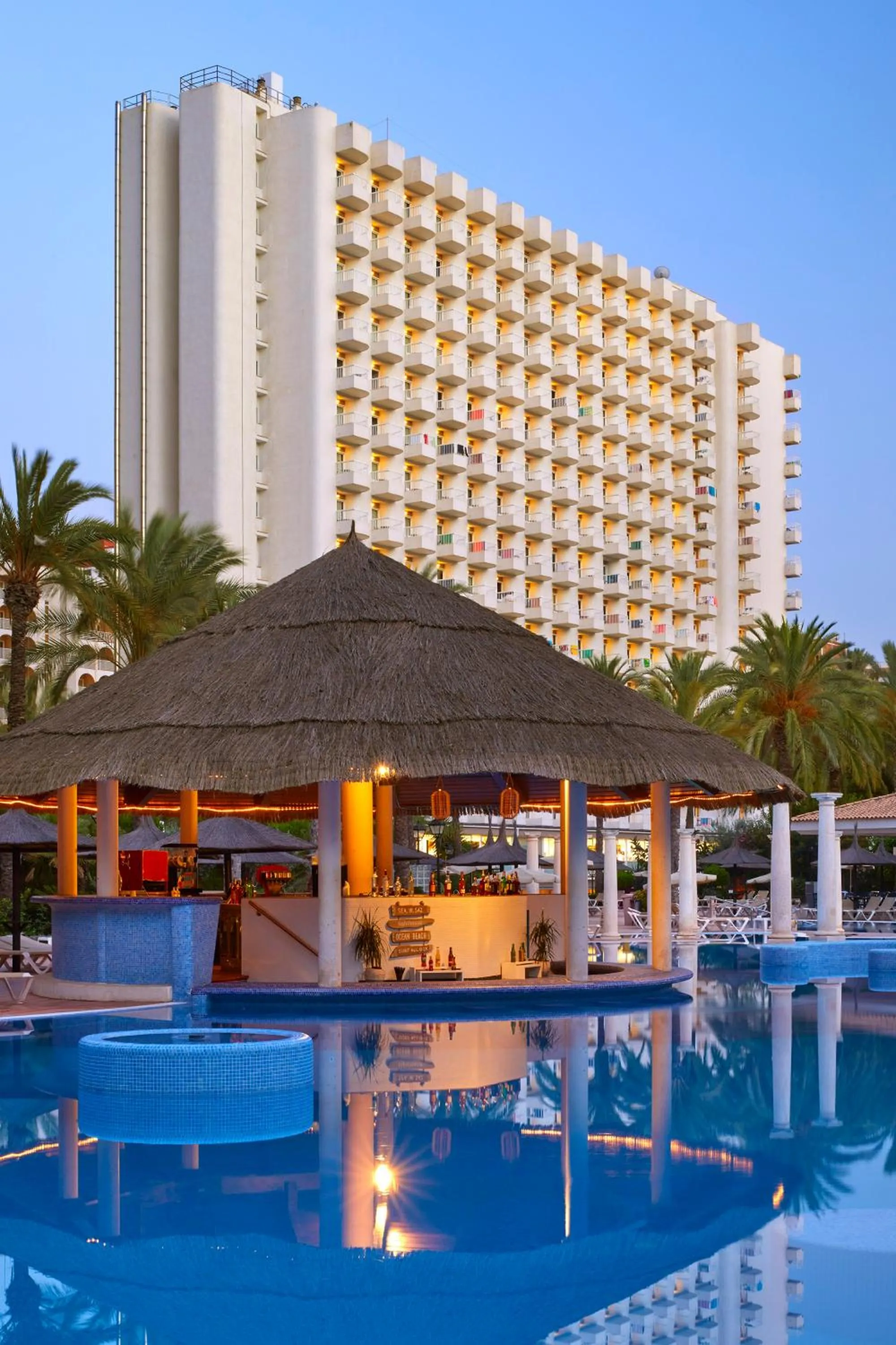 Lounge or bar in Sol Pelicanos Ocas