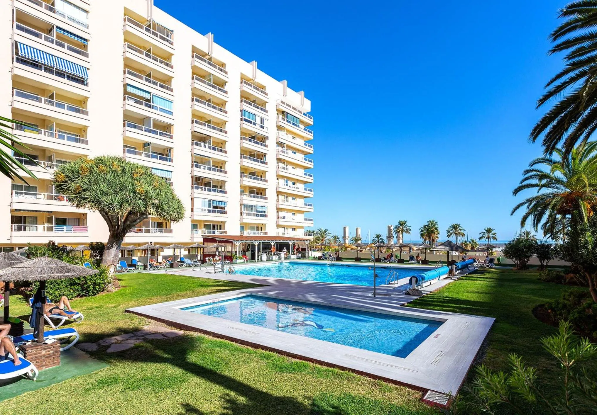 Property building in Hotel Apartamentos Pyr Fuengirola
