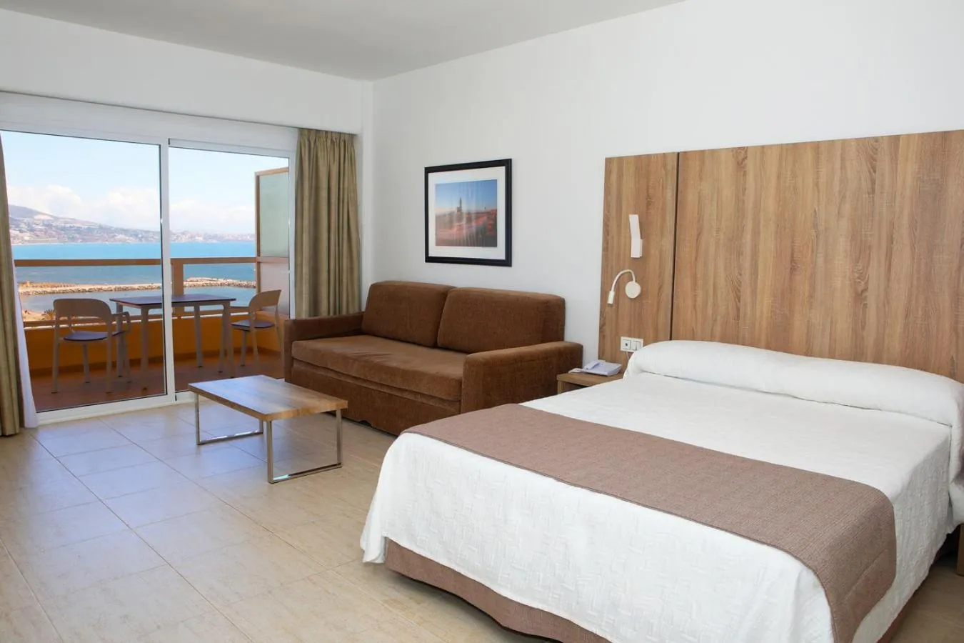Photo of the whole room, Bed in Hotel Apartamentos Pyr Fuengirola