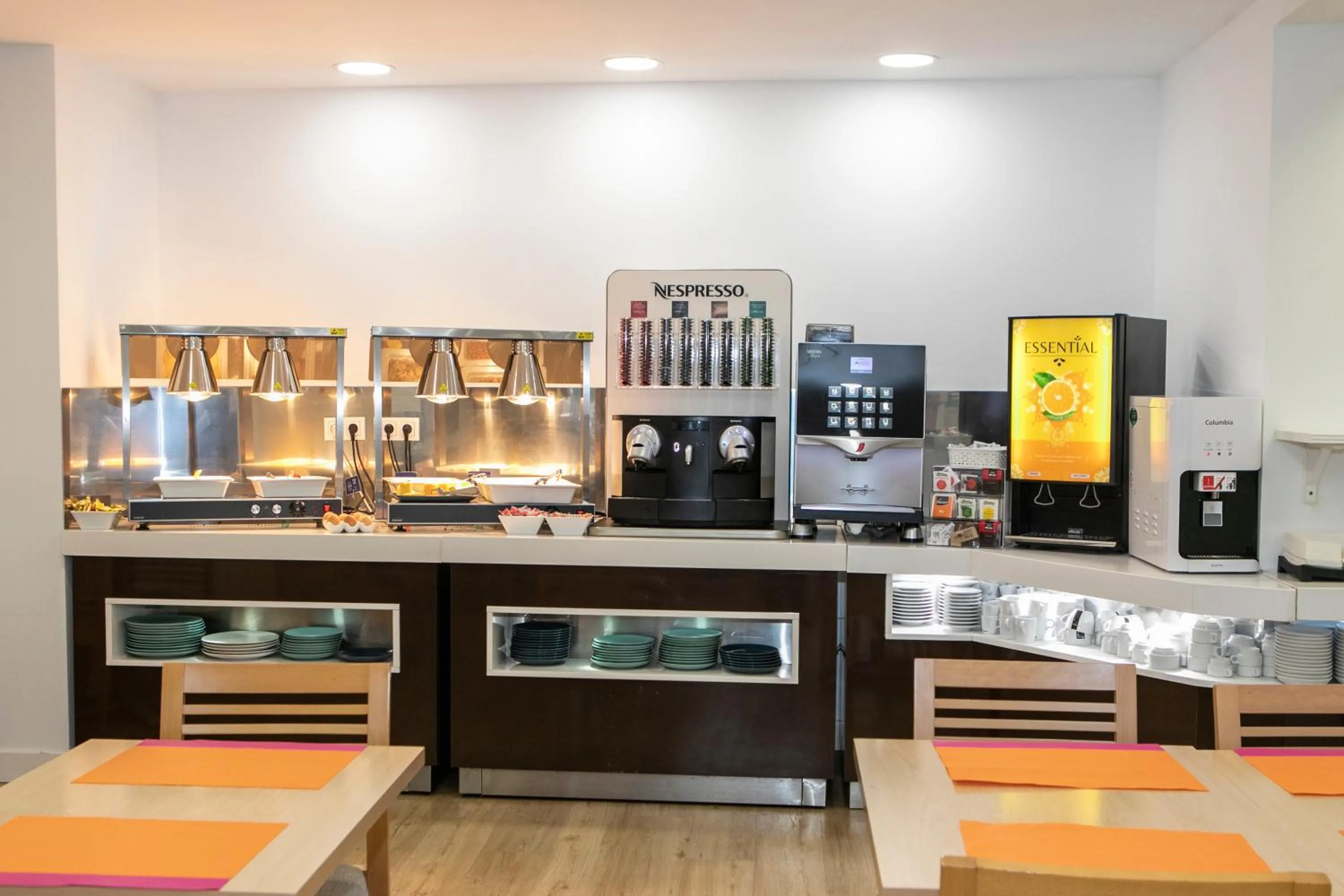 Buffet breakfast in Hotel Apartamentos Pyr Fuengirola