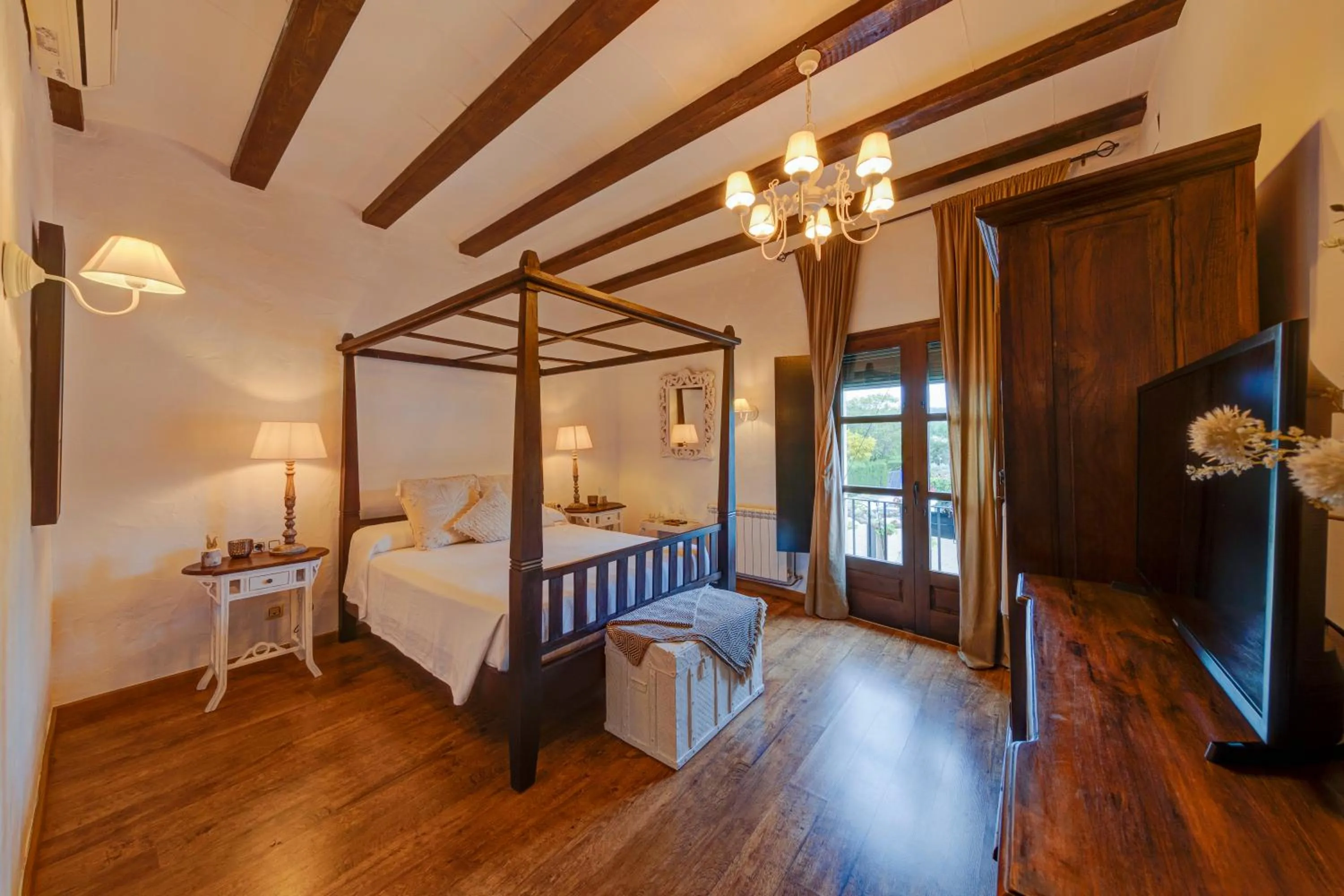 Photo of the whole room, Bed in La Fornal