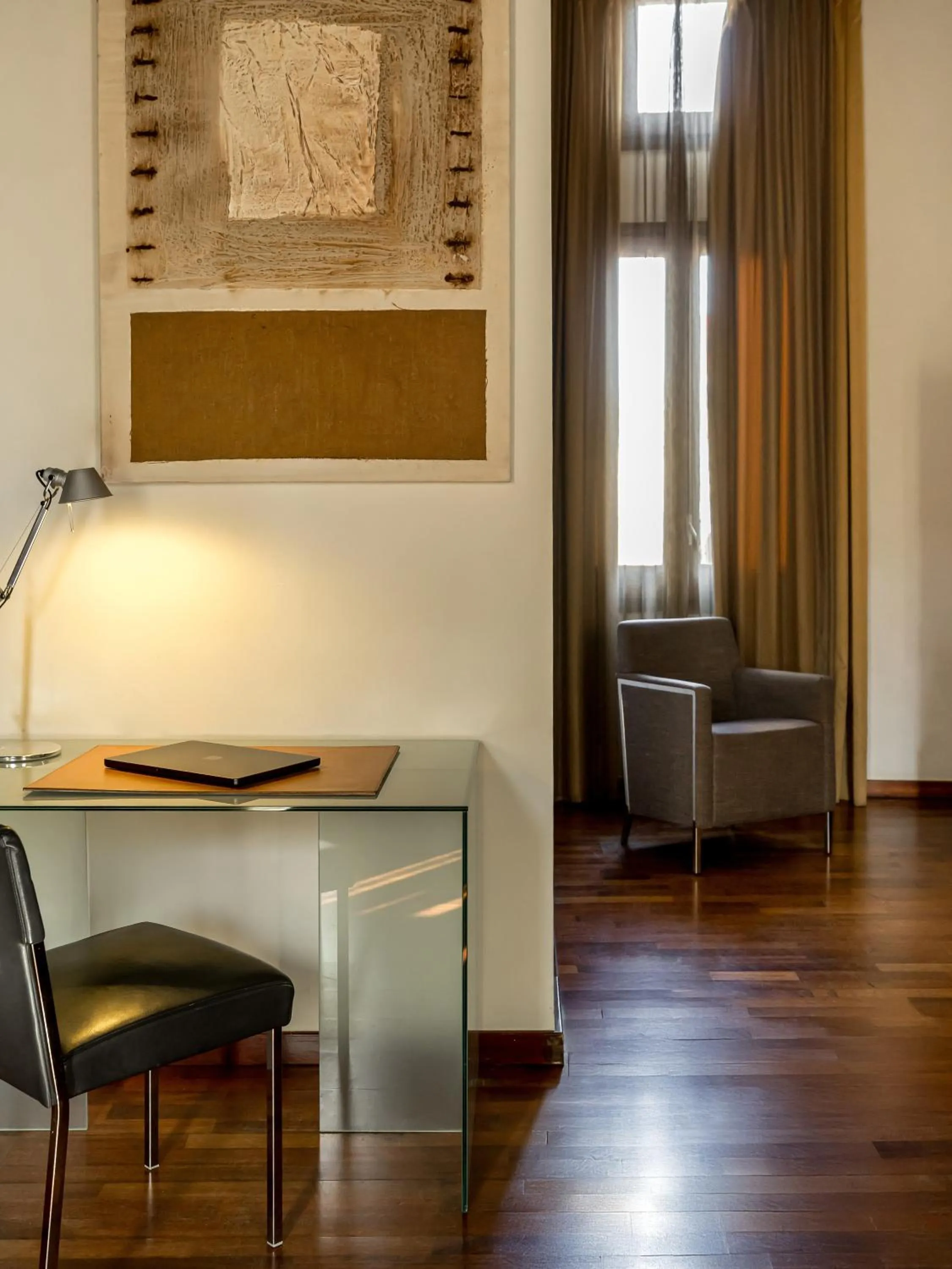 Seating area in Mercer House Bòria BCN