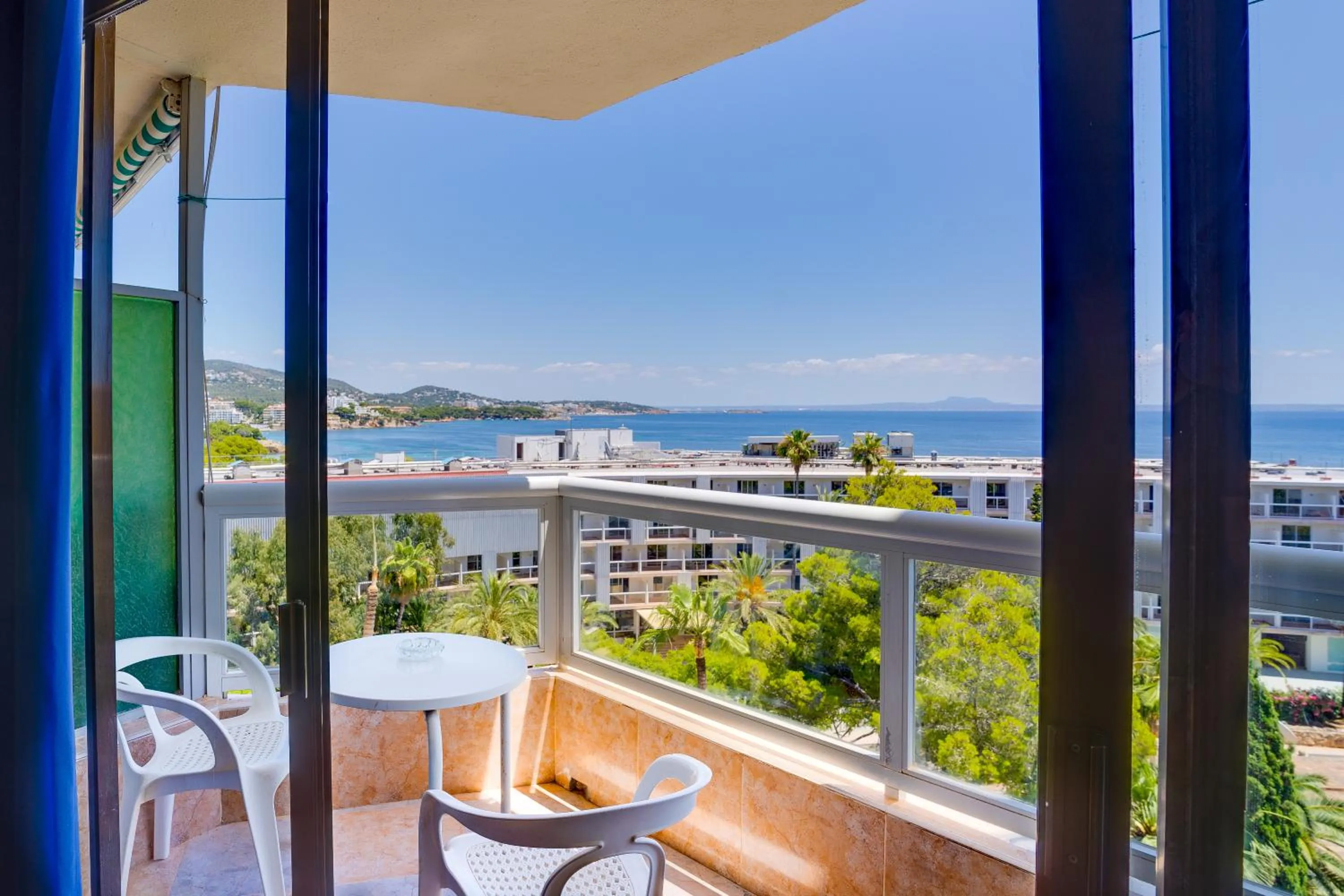 Balcony/Terrace in Las Palomas Apartments Econotels