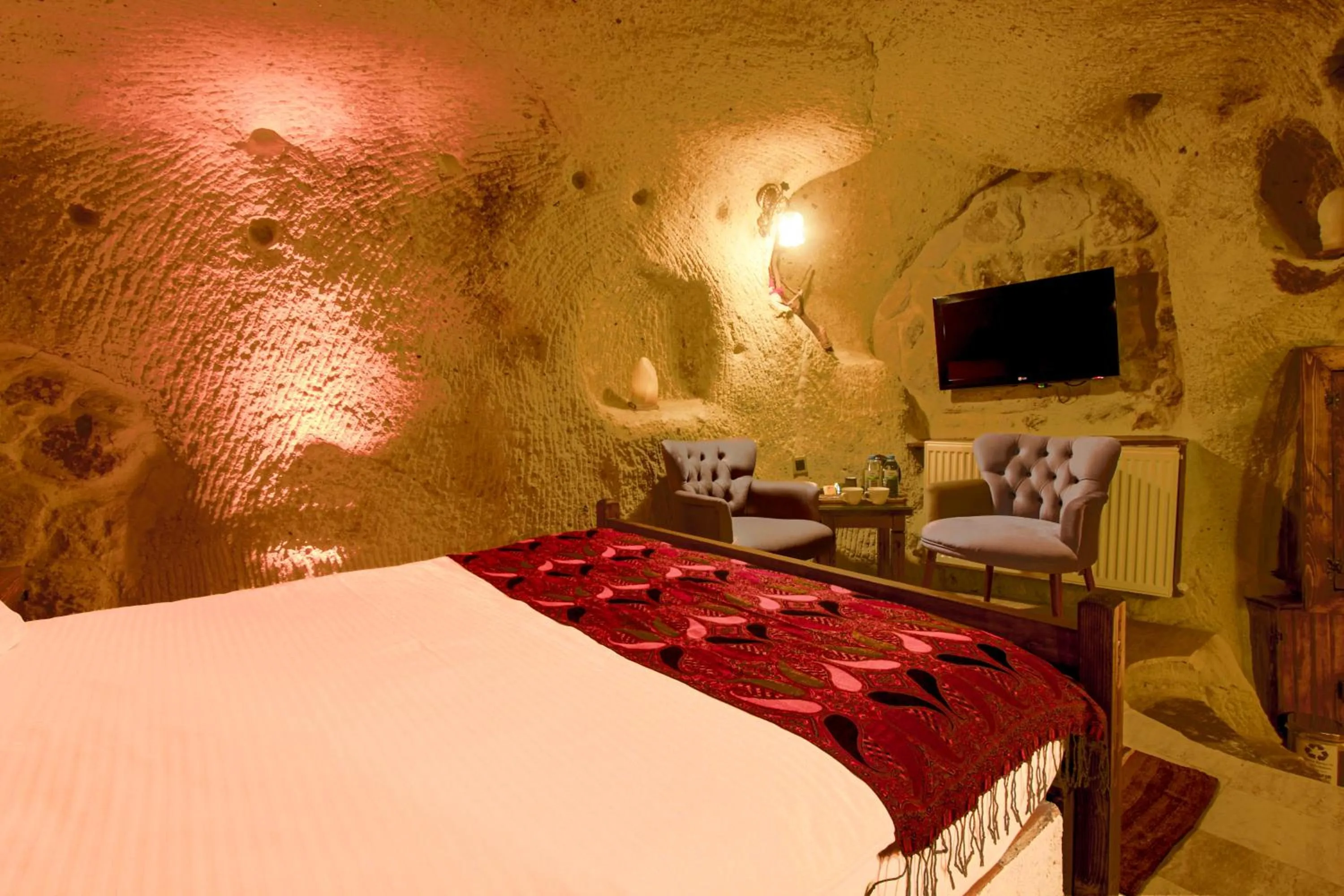 Bed in Babili Cappadocia Cave