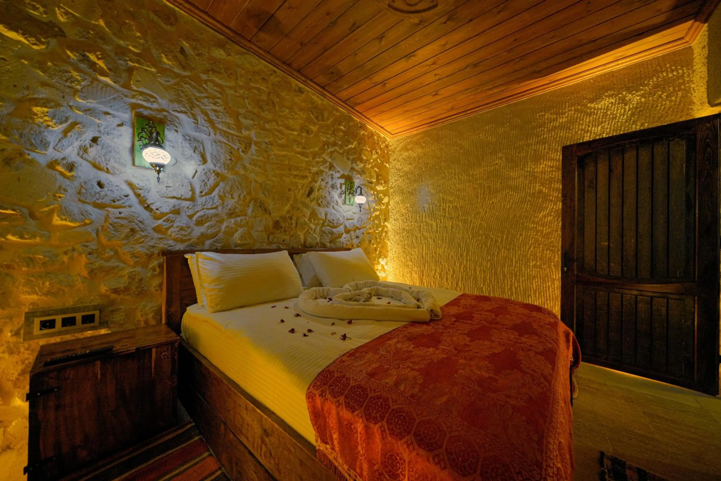 Bed in Babili Cappadocia Cave