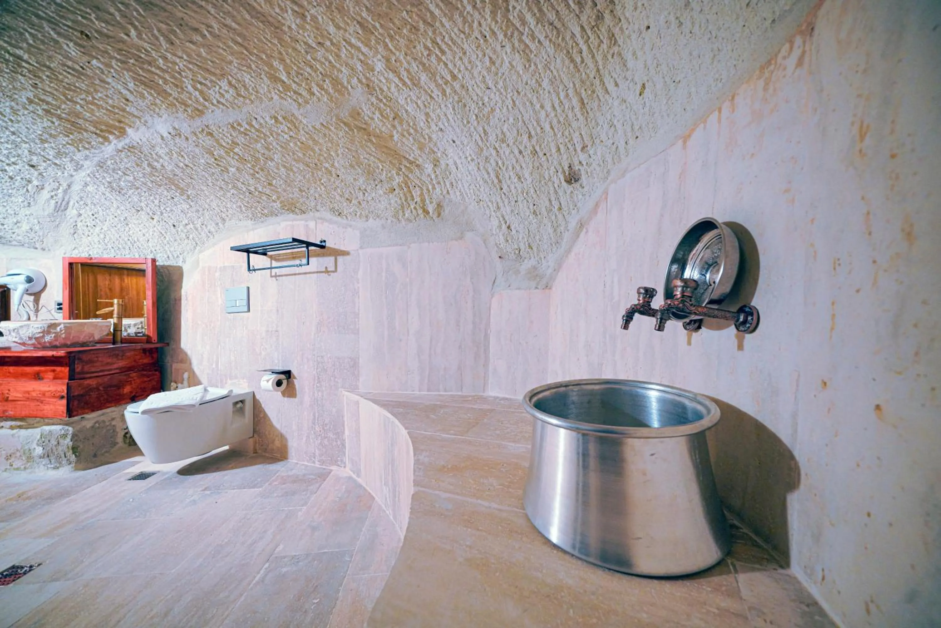 Toilet, Bed in Babili Cappadocia Cave