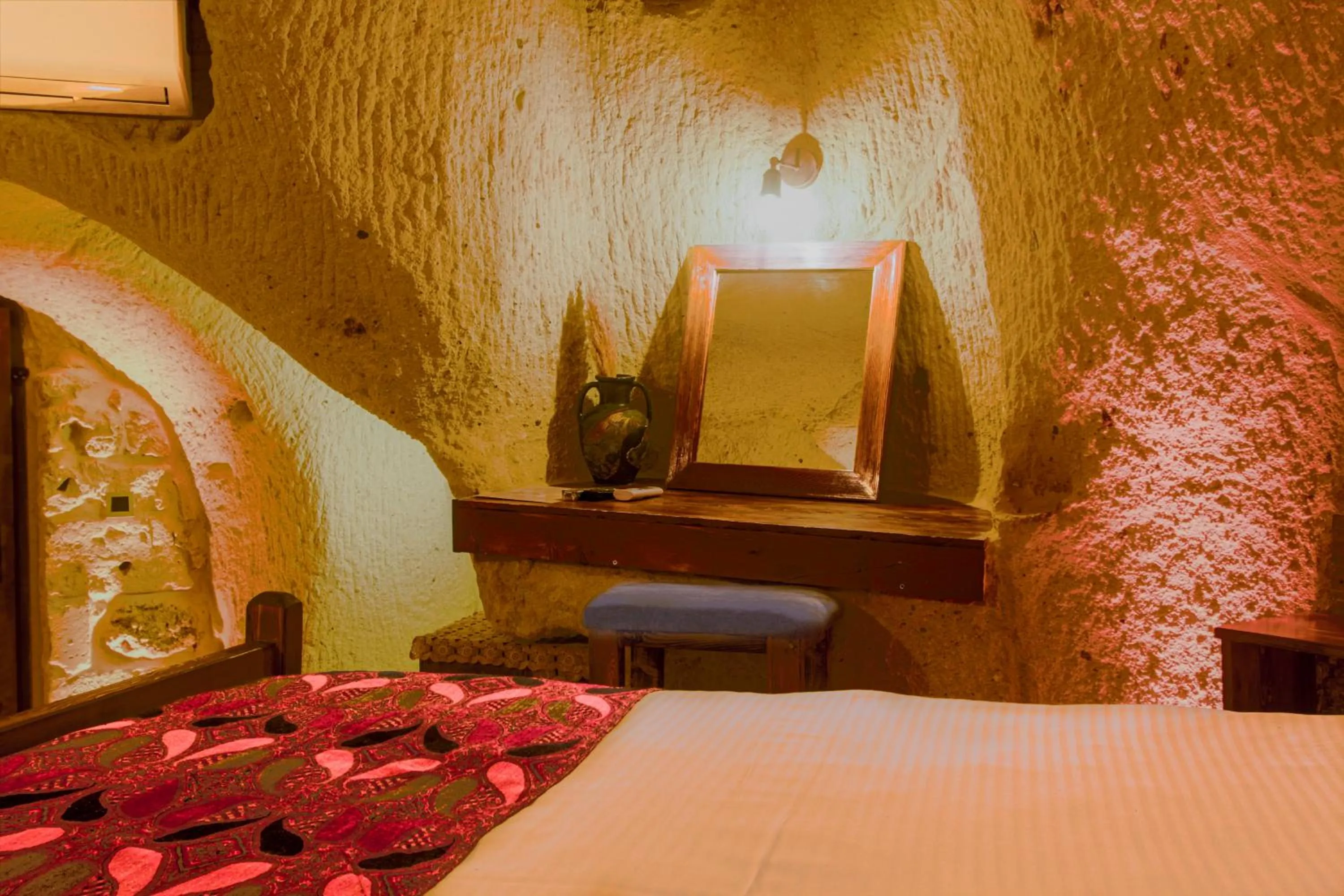 Bed in Babili Cappadocia Cave