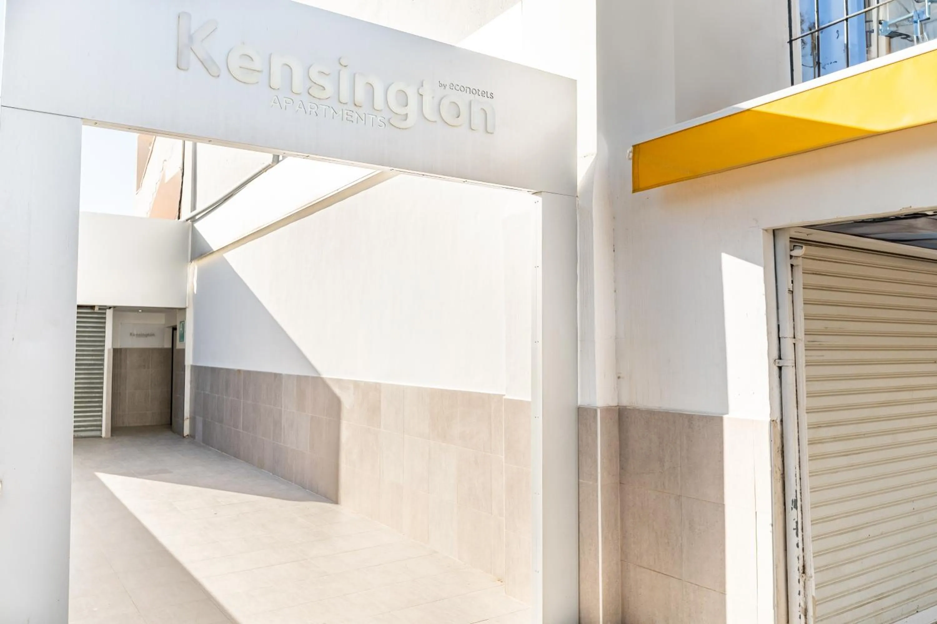 Property building in New Kensington Apartments - Econotels