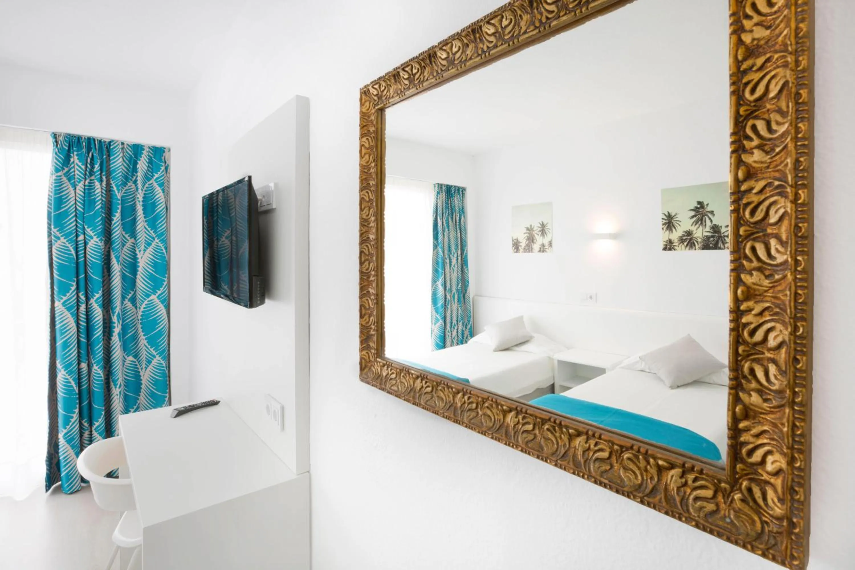 Photo of the whole room, Bed in BLUESEA Arenal Tower Adults Only