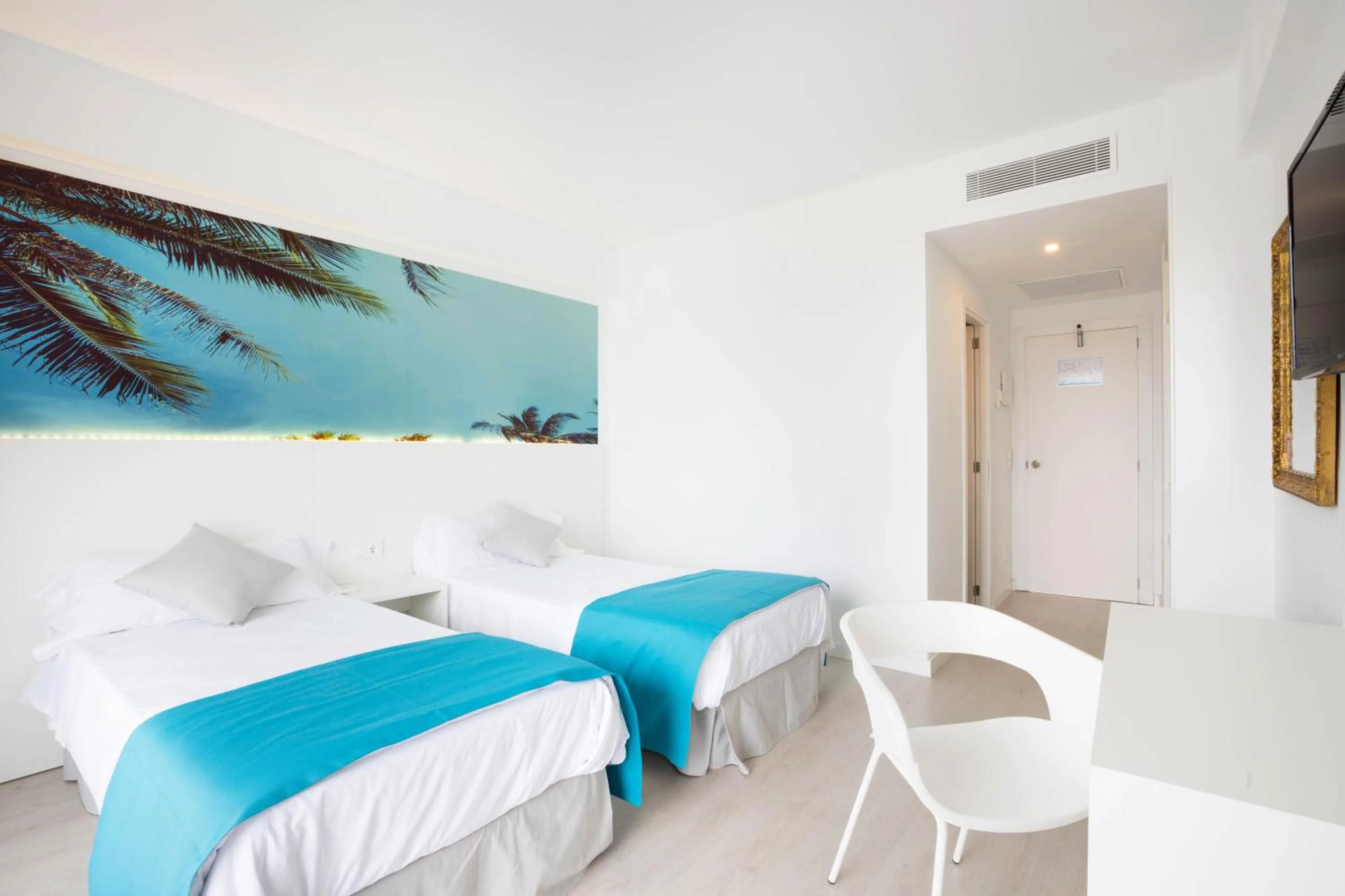 Bed in BLUESEA Arenal Tower Adults Only