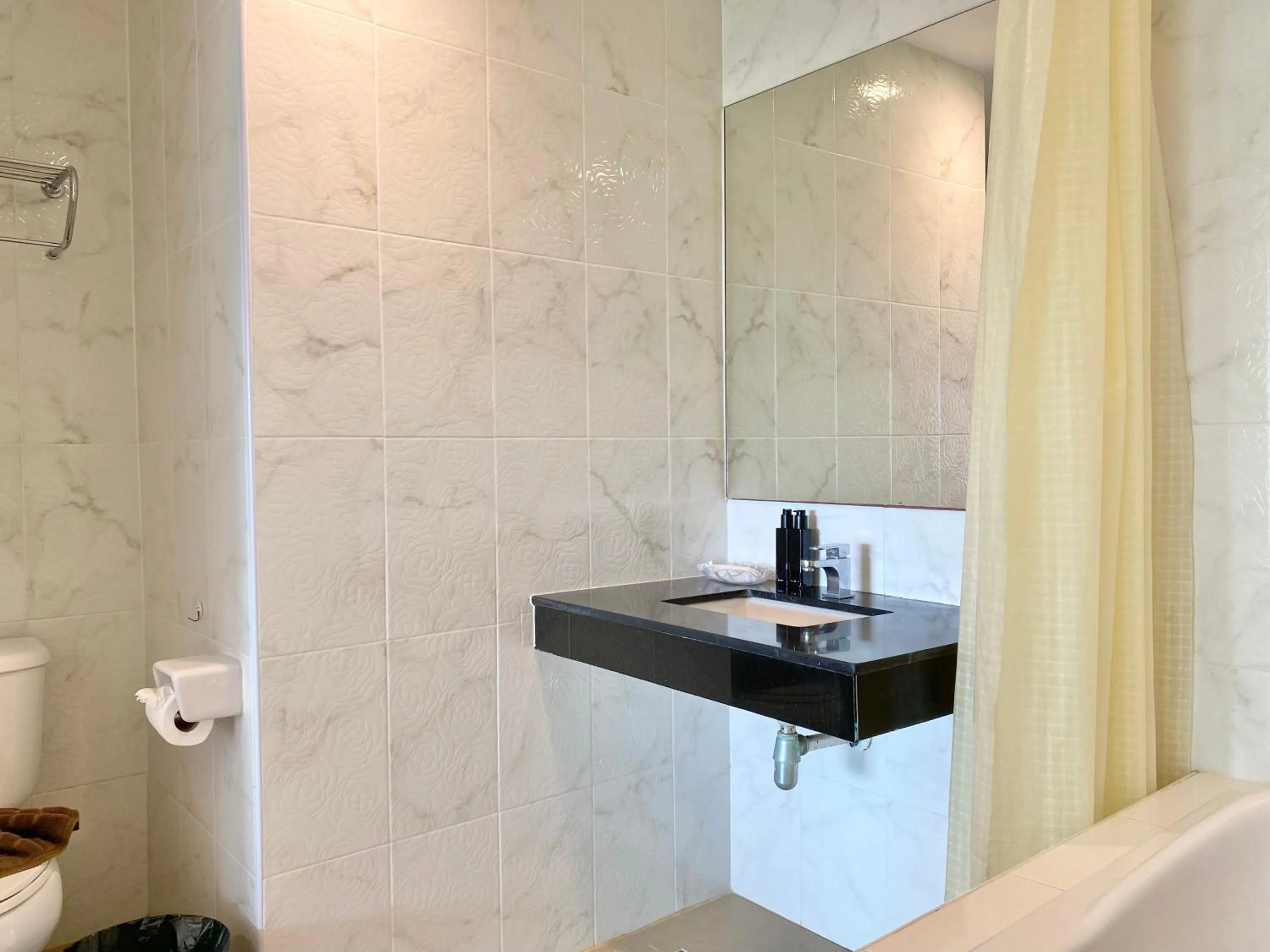 Bathroom in Patong Platinum