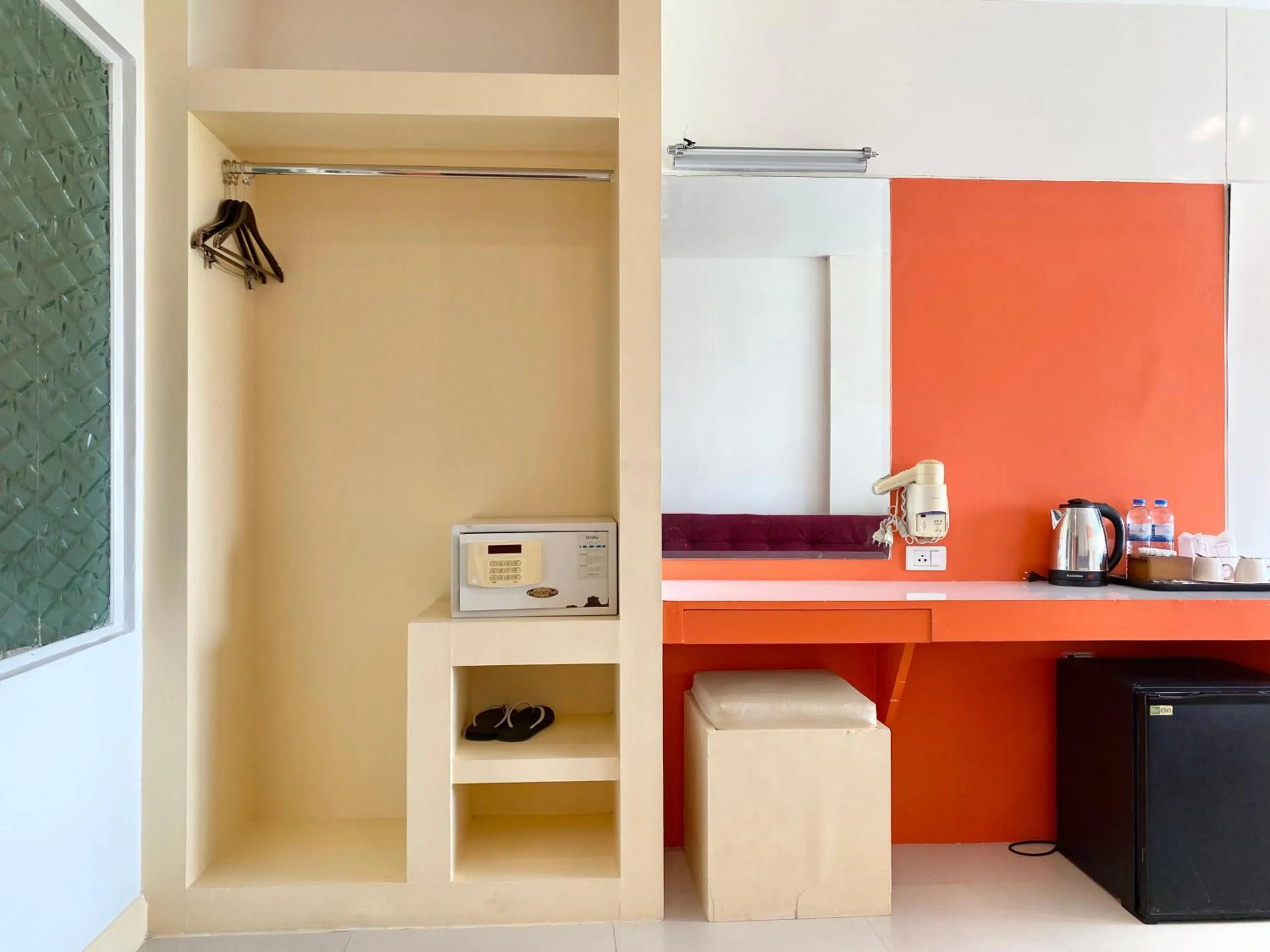 Coffee/tea facilities in Patong Platinum