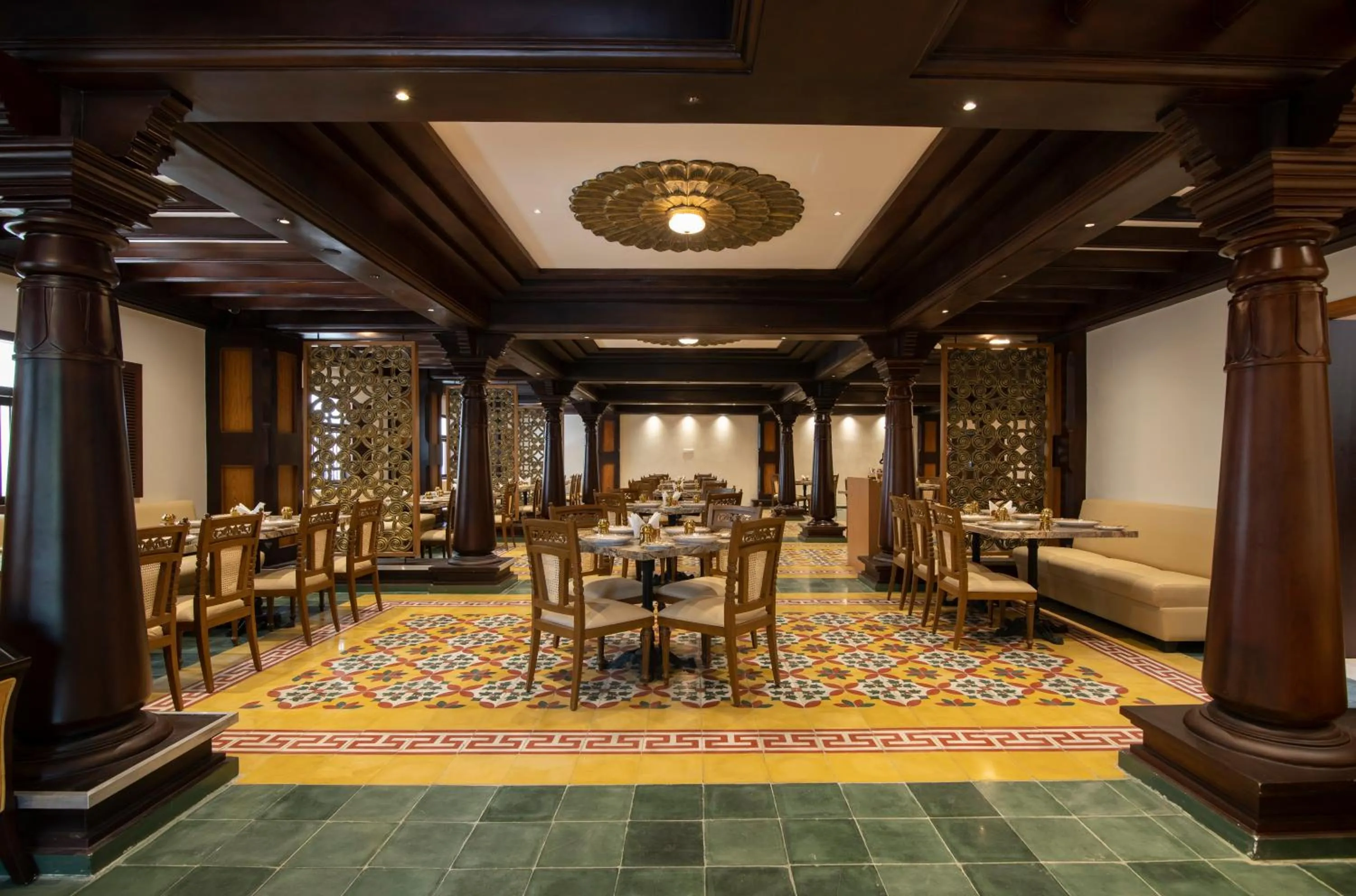 The President Hotel, kumarapark