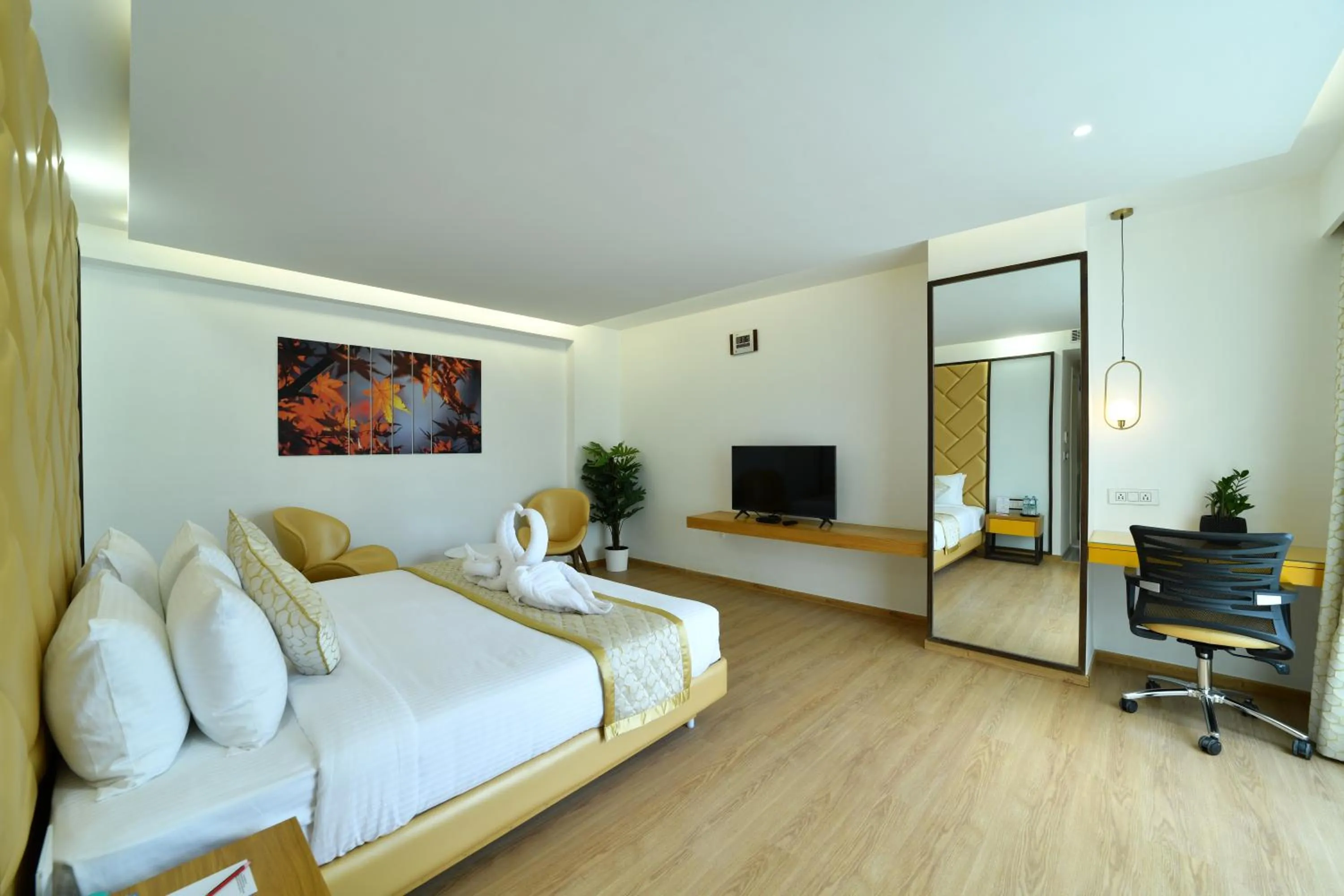 Photo of the whole room, Bed in The President Hotel, kumarapark