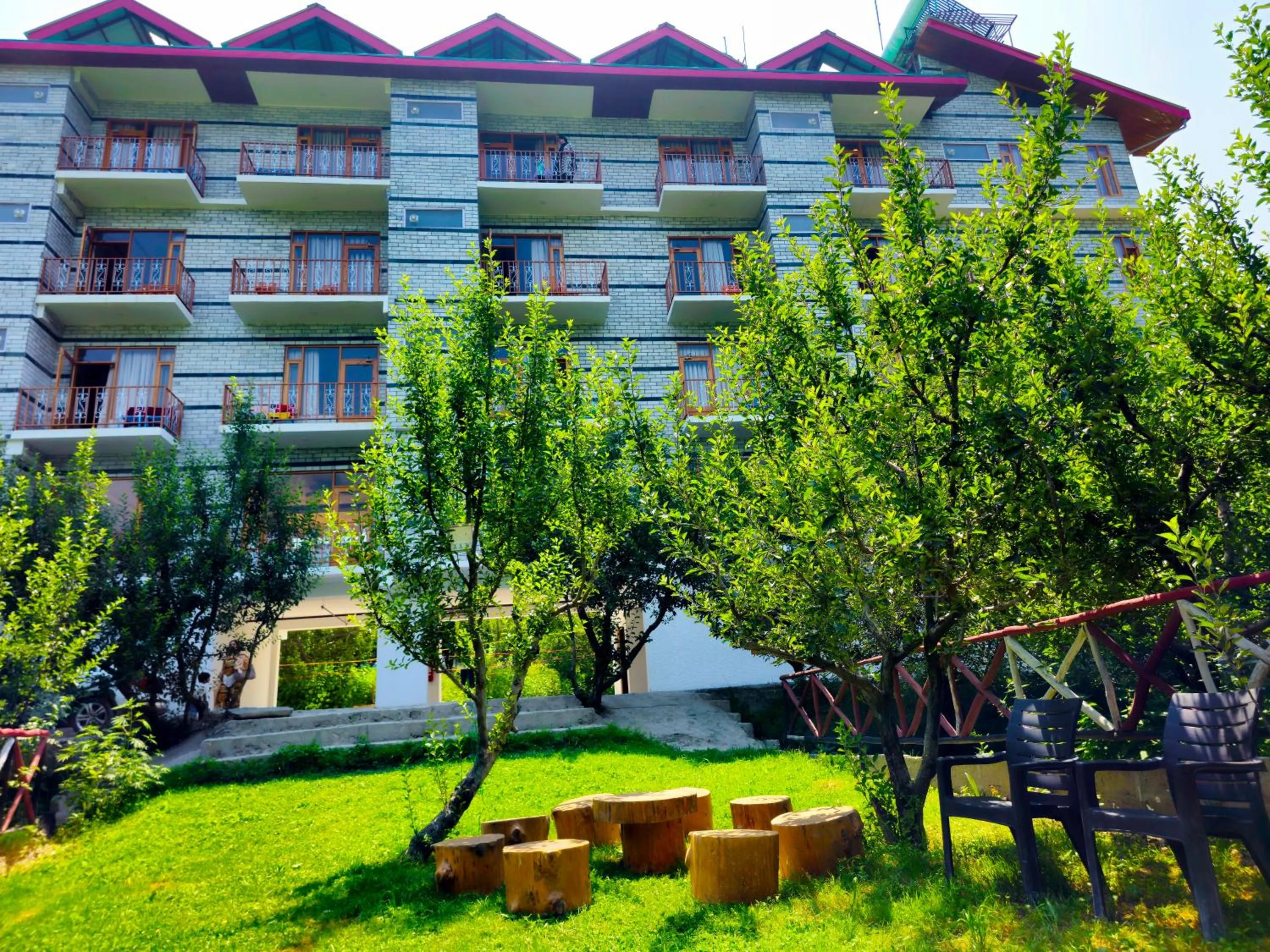 Garden view in Hotel Marina Heights