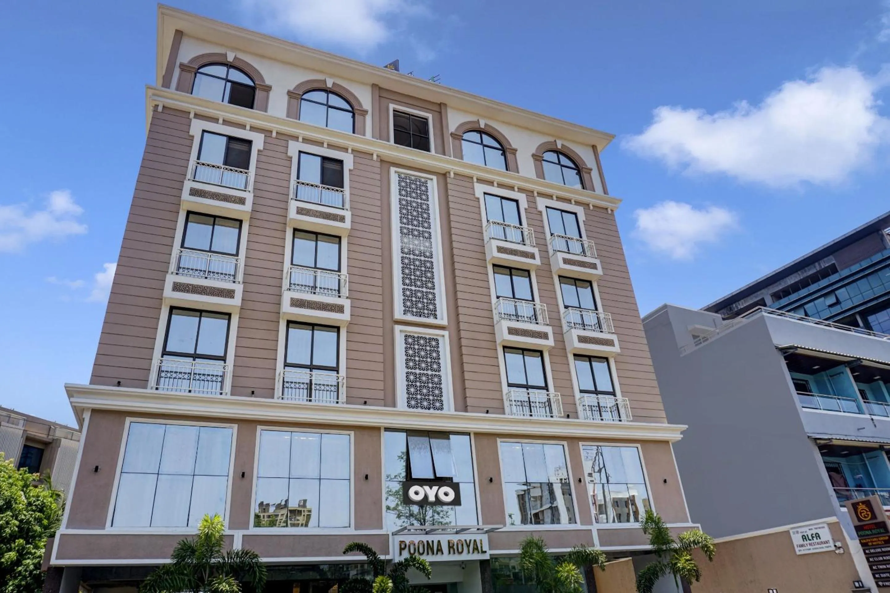 Facade/entrance in Townhouse Poona Royal