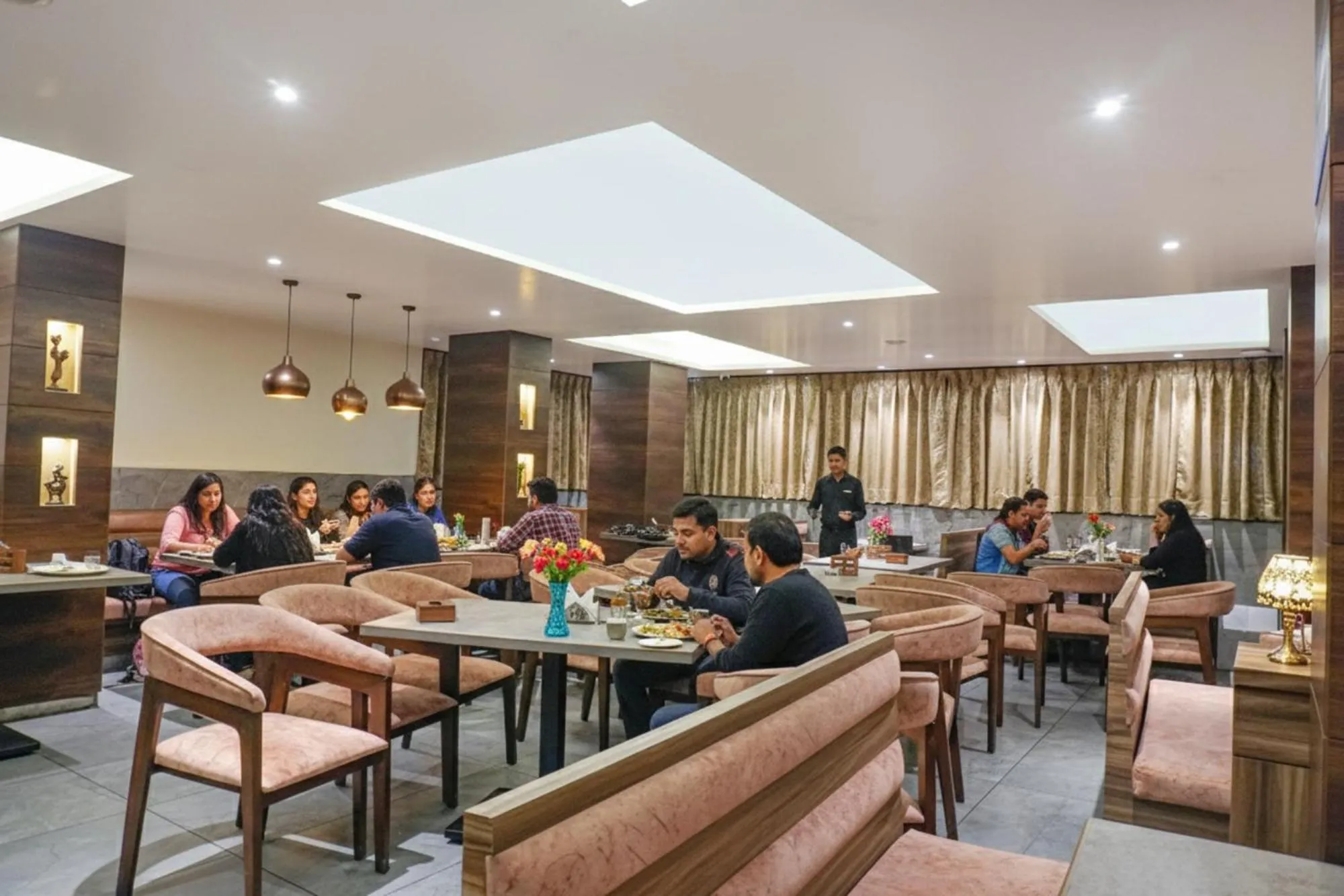 Restaurant/places to eat in FabHotel Pancharatna Regency - Nr Medicover Hospital