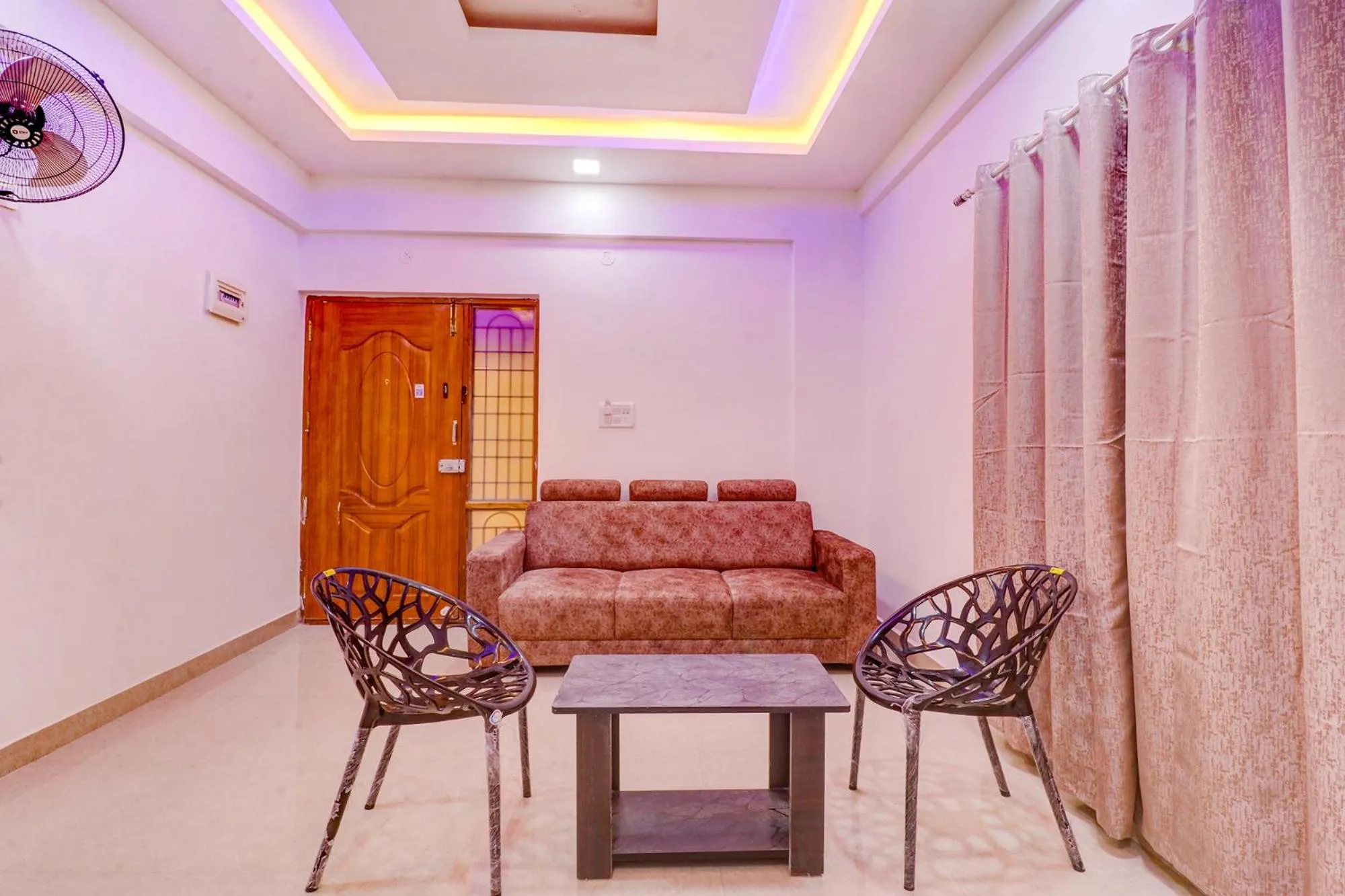 Seating area in FabHotel E City Inn - 3 Km from Infosys Campus