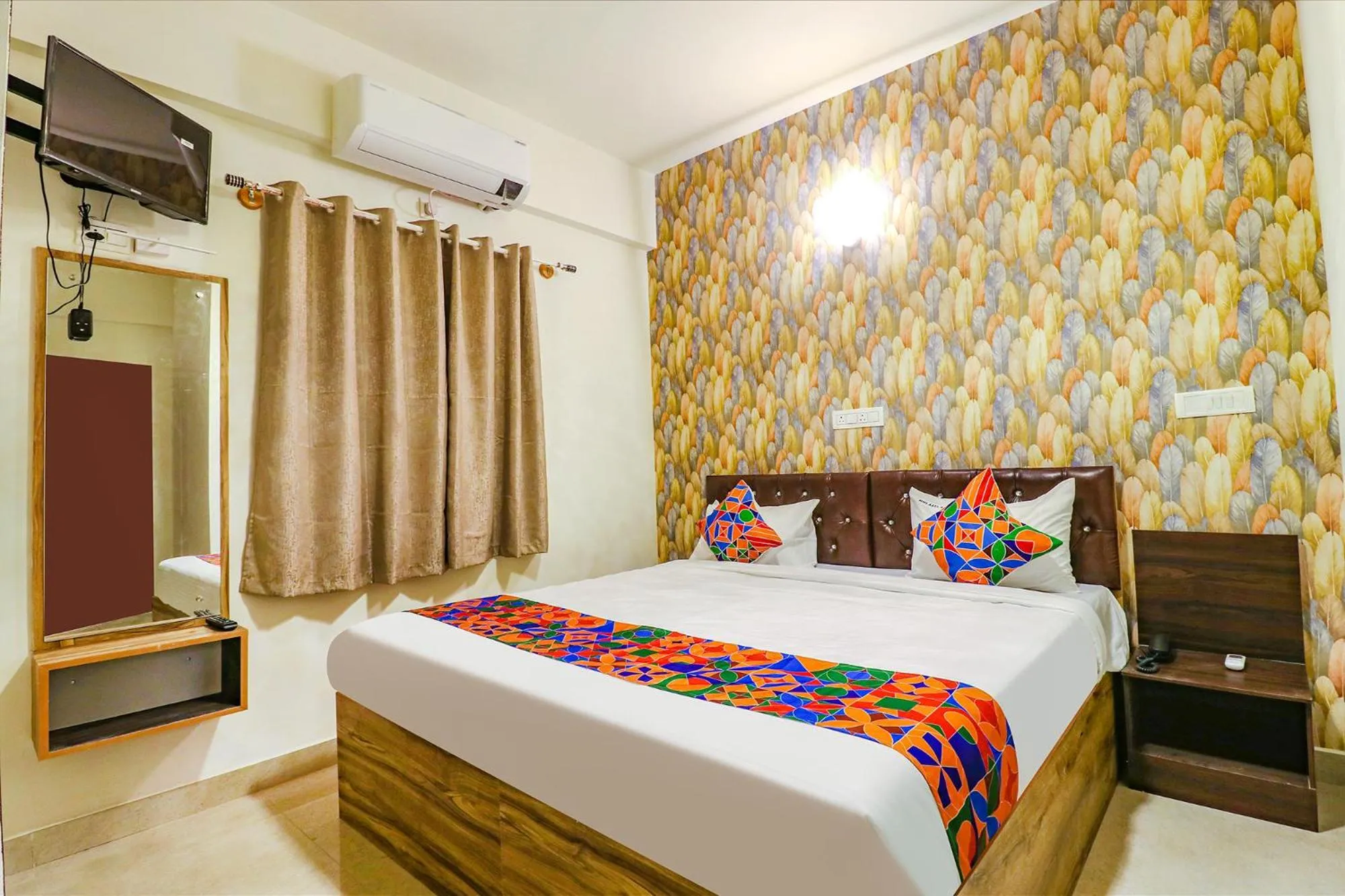 Bed in FabHotel E City Inn - 3 Km from Infosys Campus