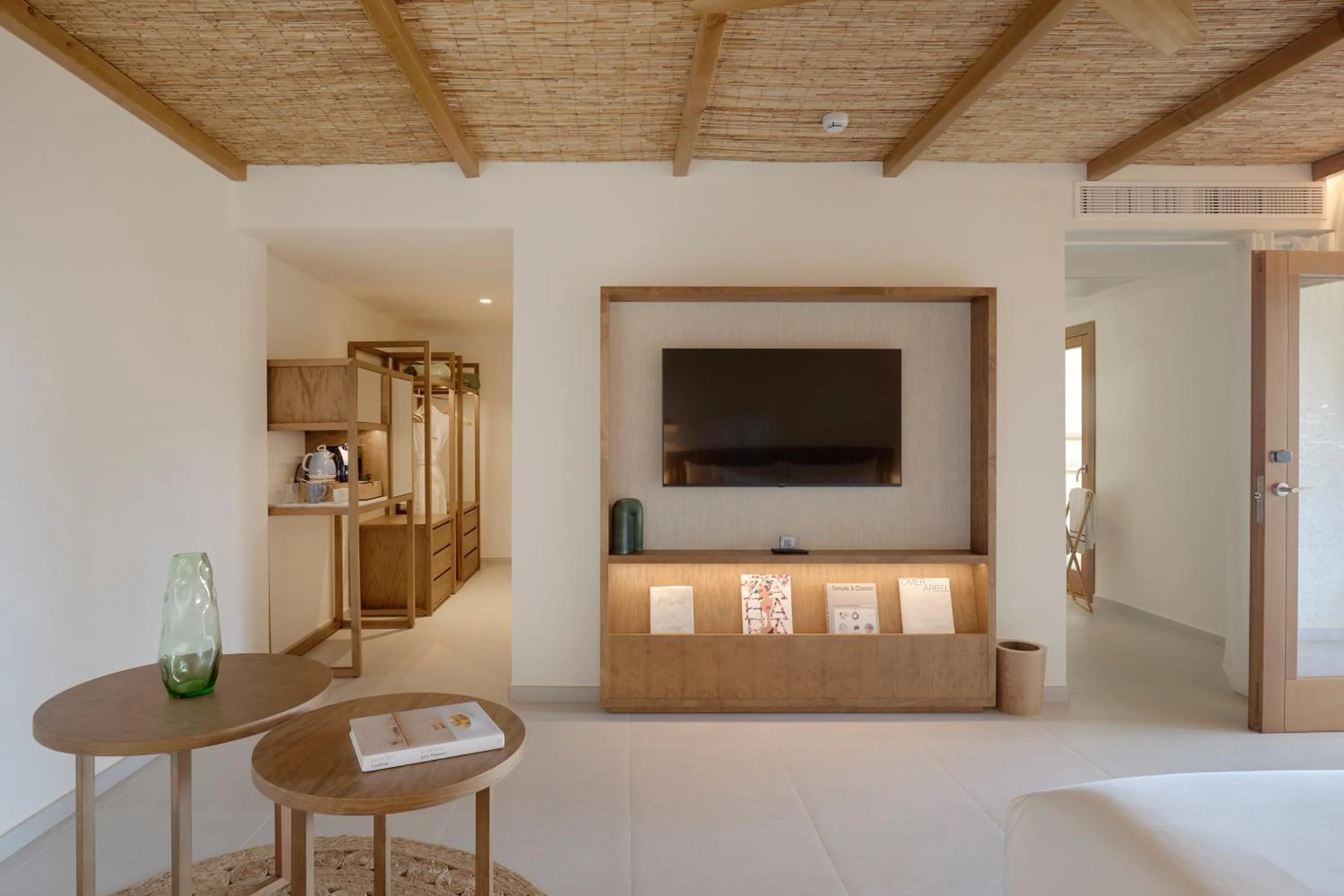 TV and multimedia in Meliá Zahara Resort & Villas