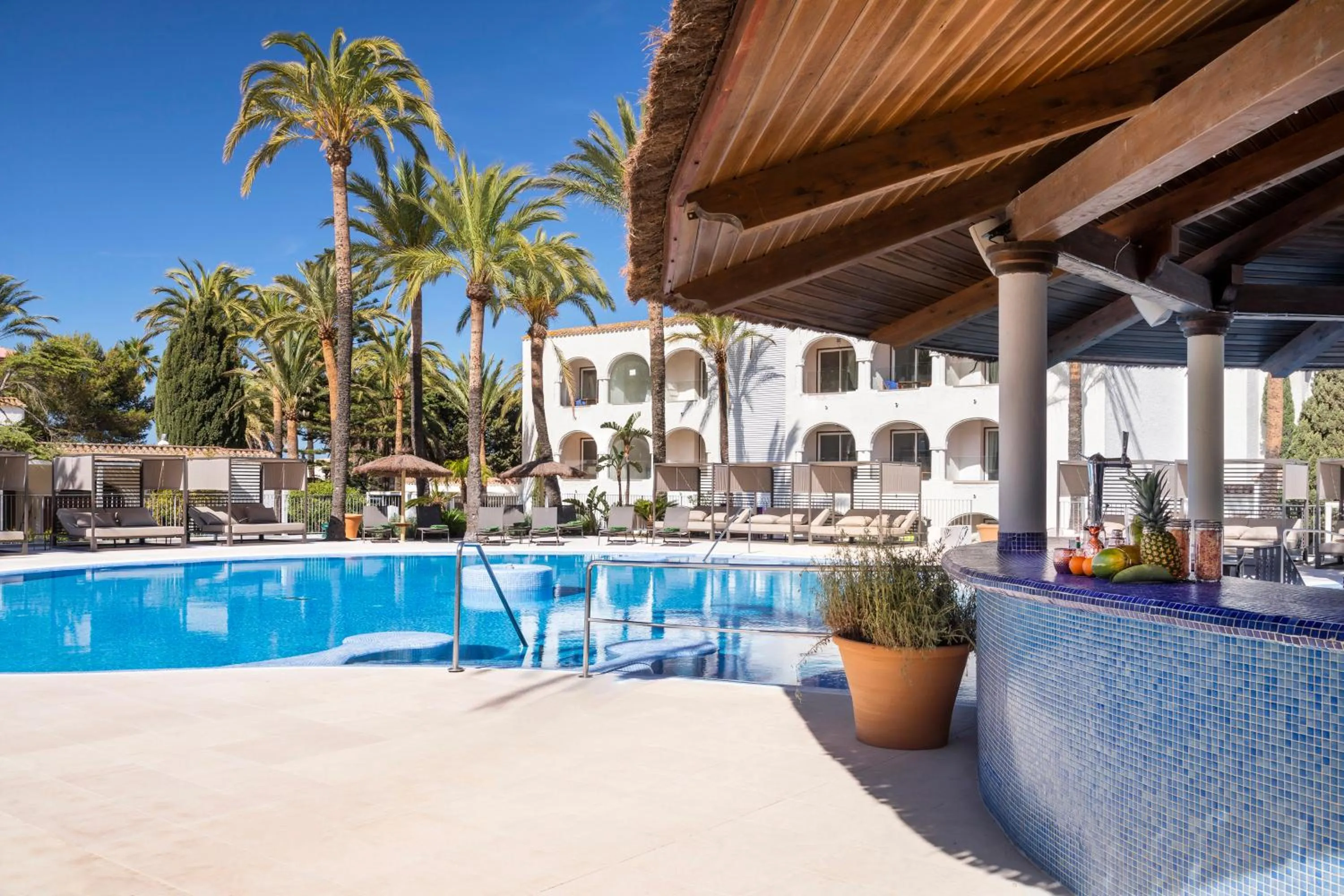 Lounge or bar in Meliá Zahara Resort & Villas