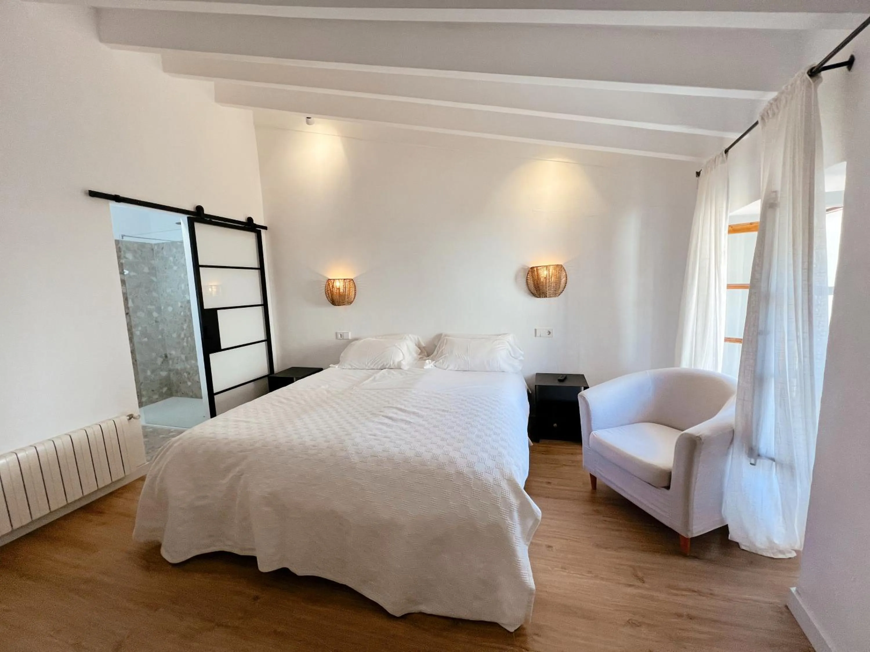 Bed in Fornalutx Petit Hotel - Bed & Breakfast