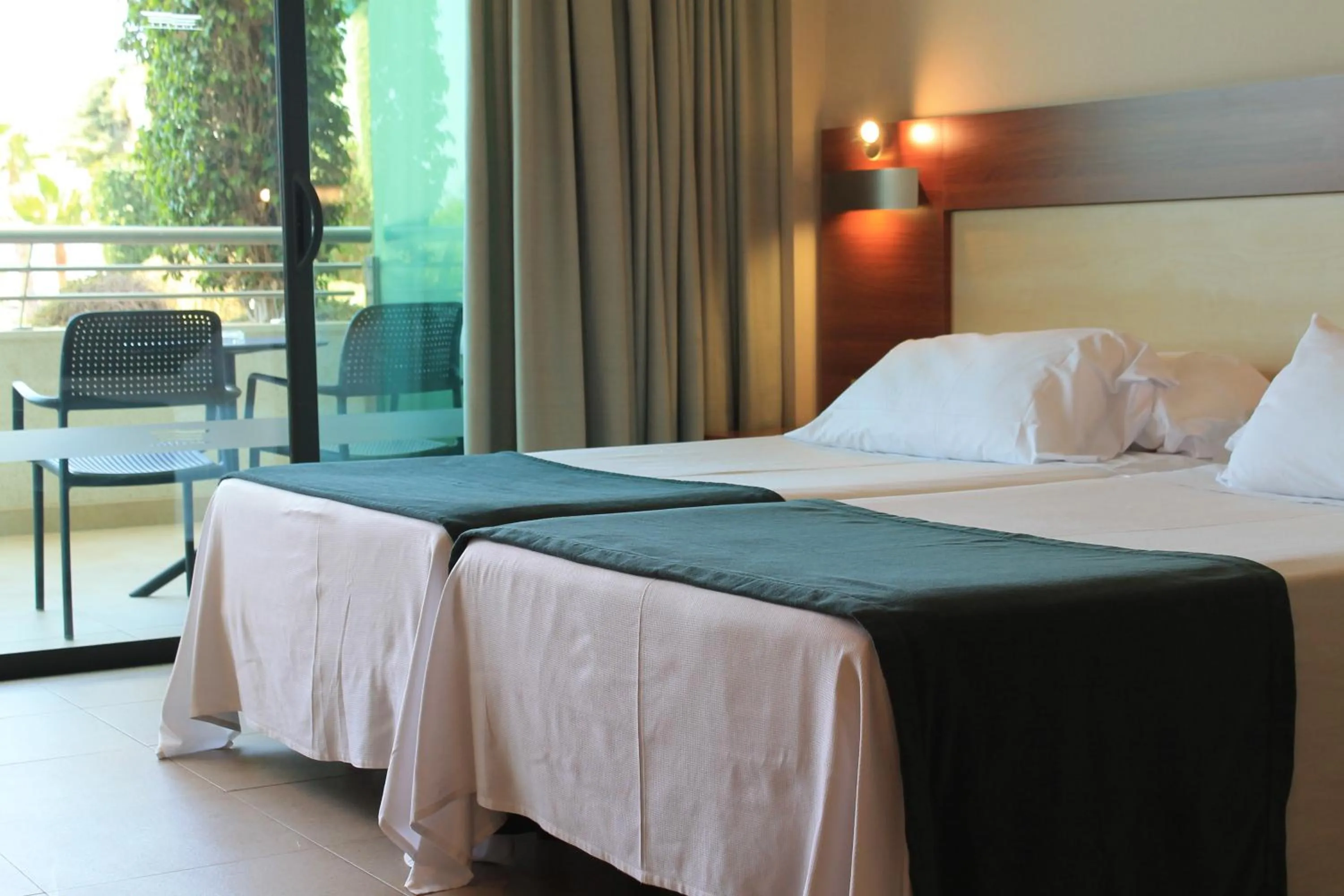 Photo of the whole room, Bed in Hotel Deloix 4* Sup