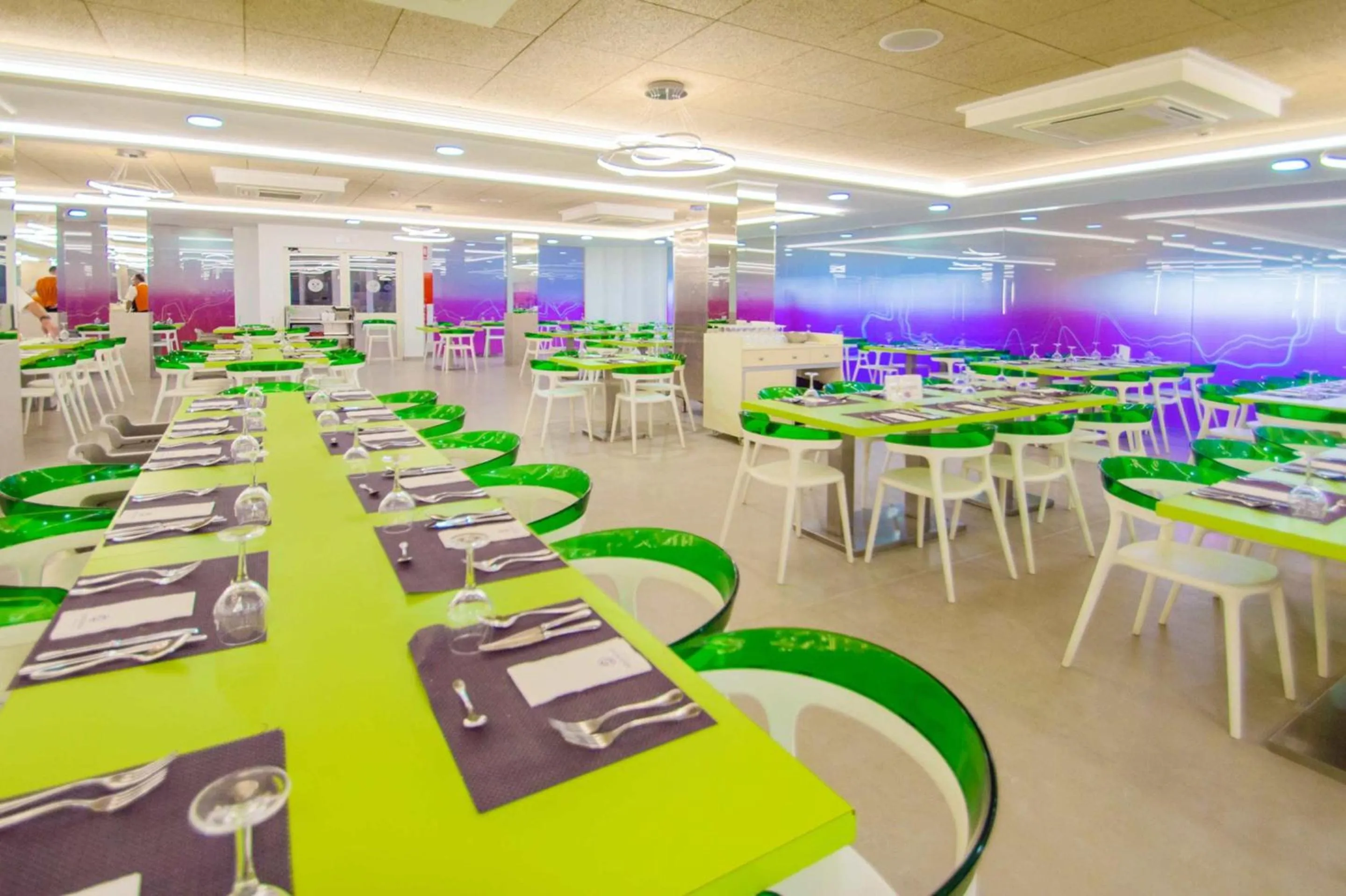 Restaurant/places to eat in Hotel Servigroup Romana