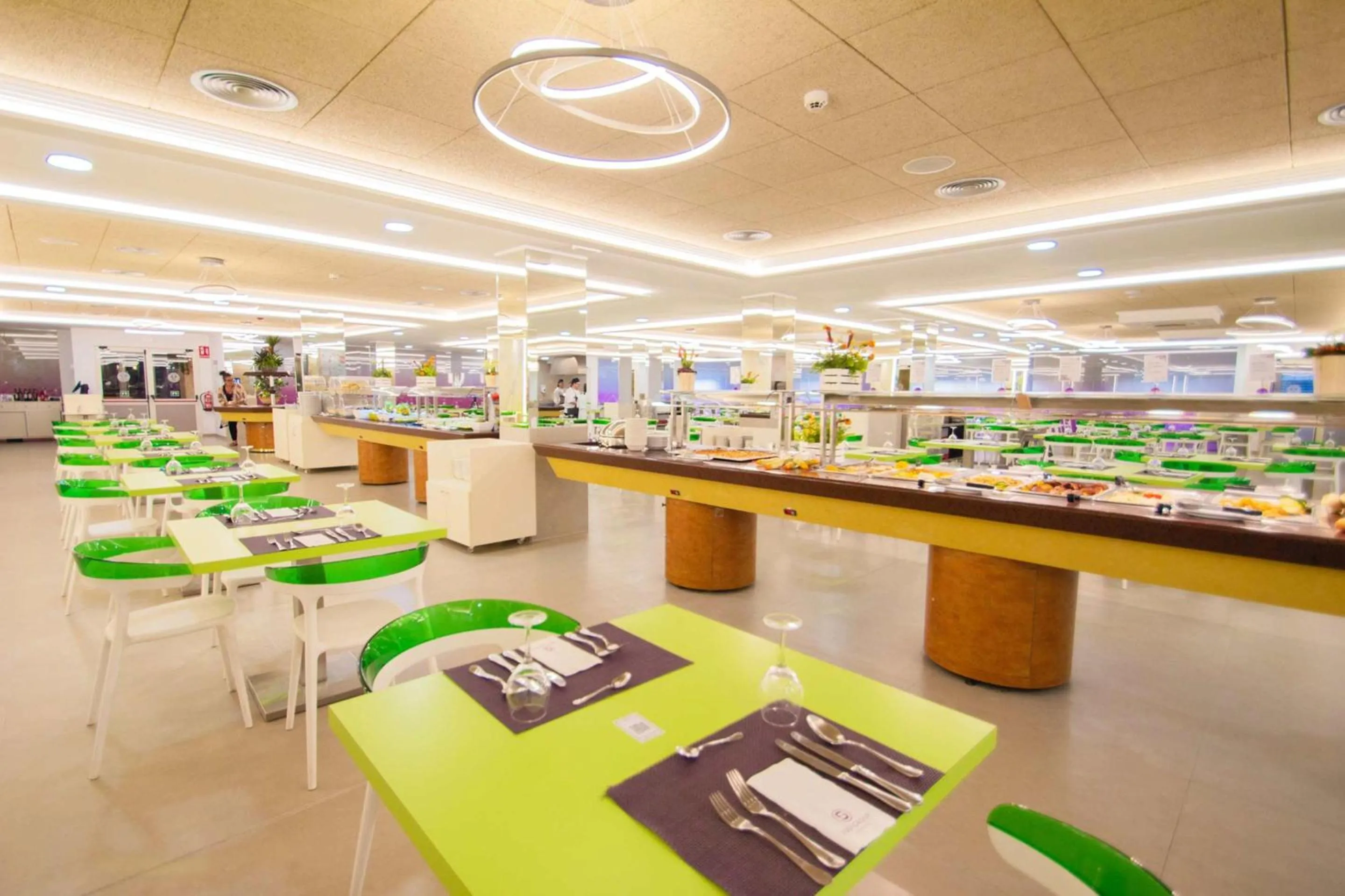 Restaurant/places to eat in Hotel Servigroup Romana