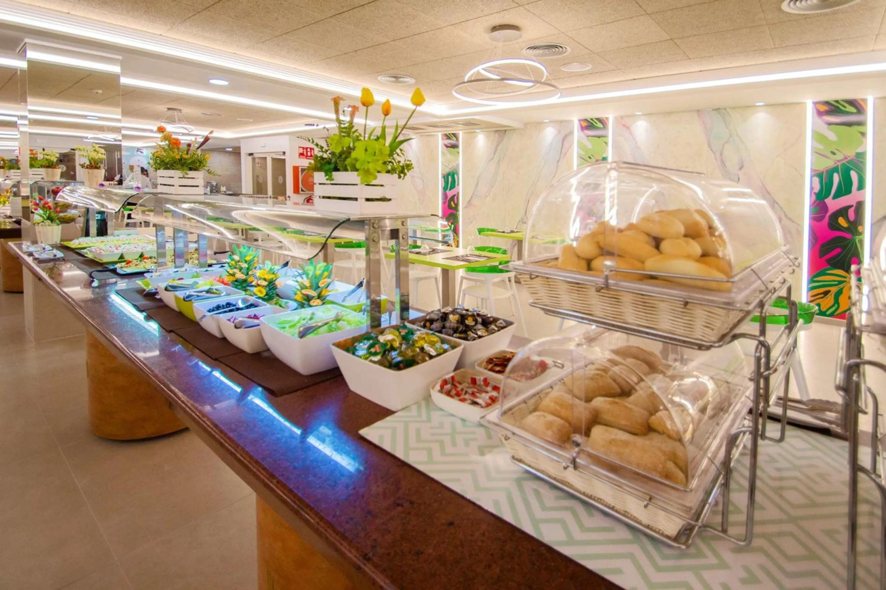 Restaurant/places to eat in Hotel Servigroup Romana