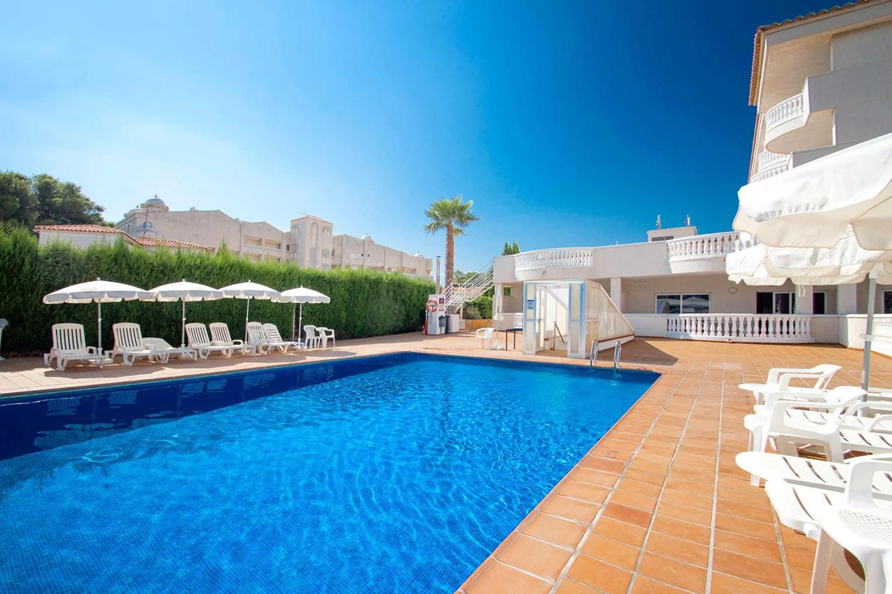 Swimming pool in Hotel Servigroup Romana