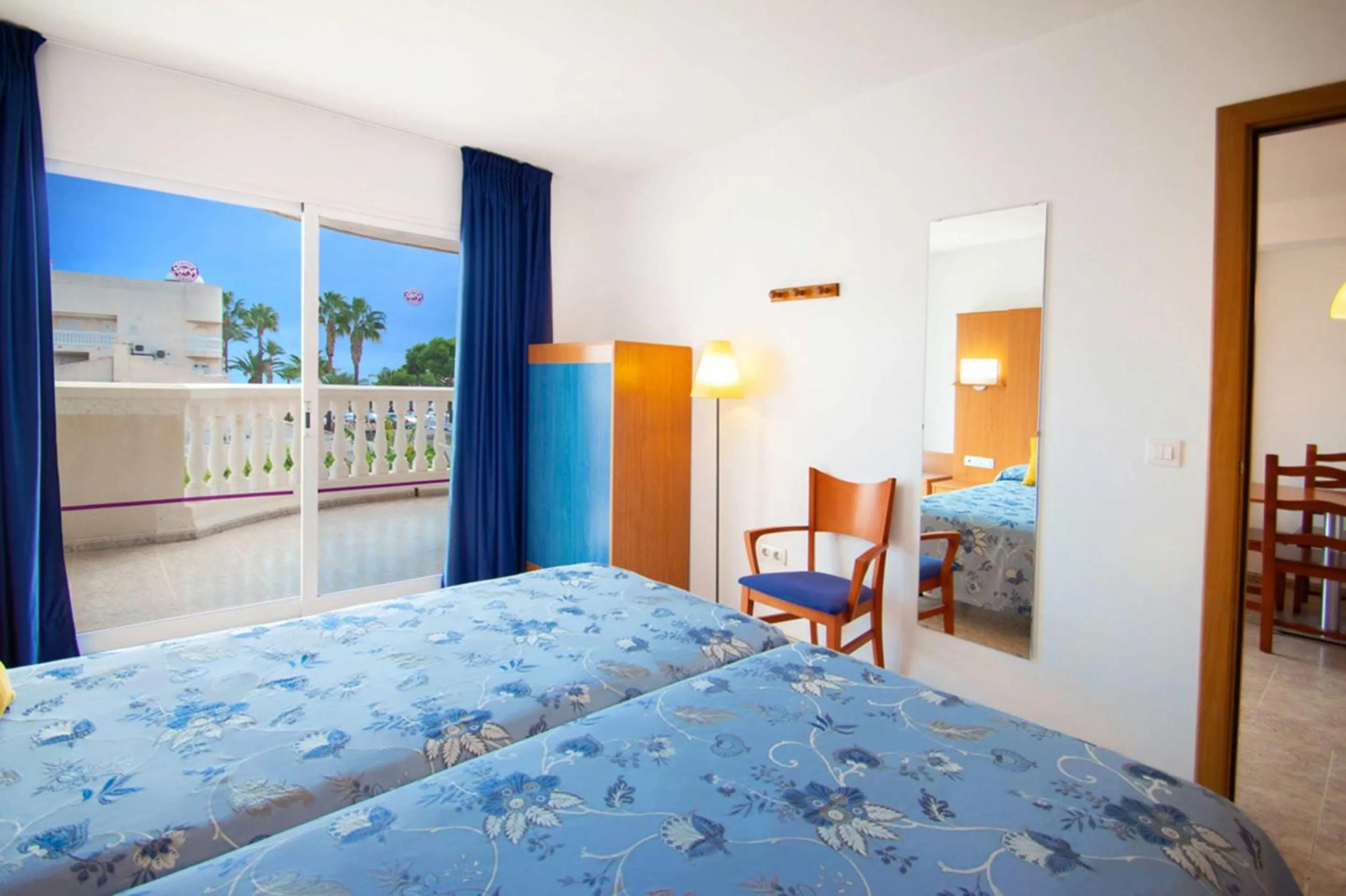 Photo of the whole room, Bed in Hotel Servigroup Romana