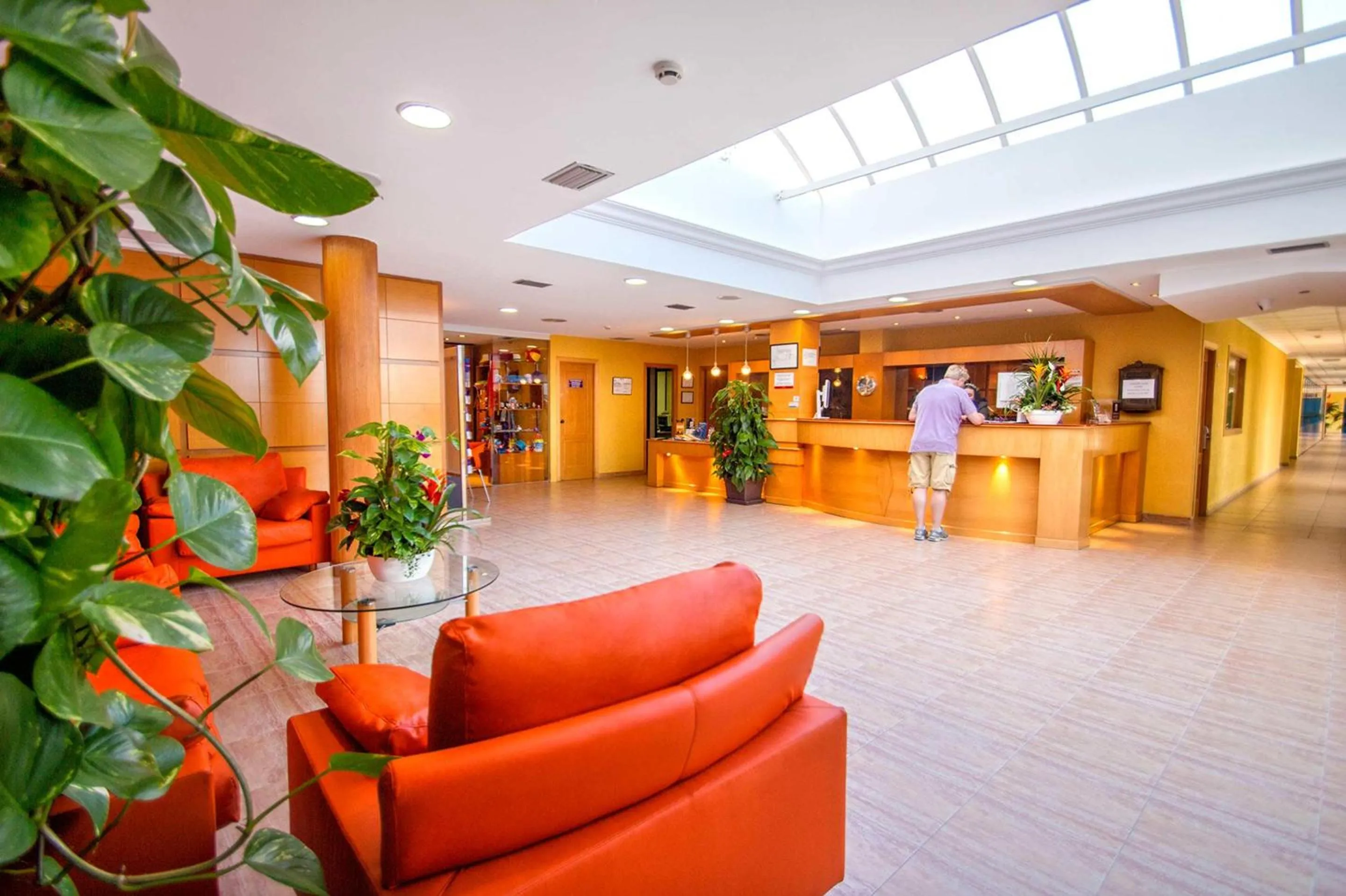 Lobby or reception in Hotel Servigroup Romana
