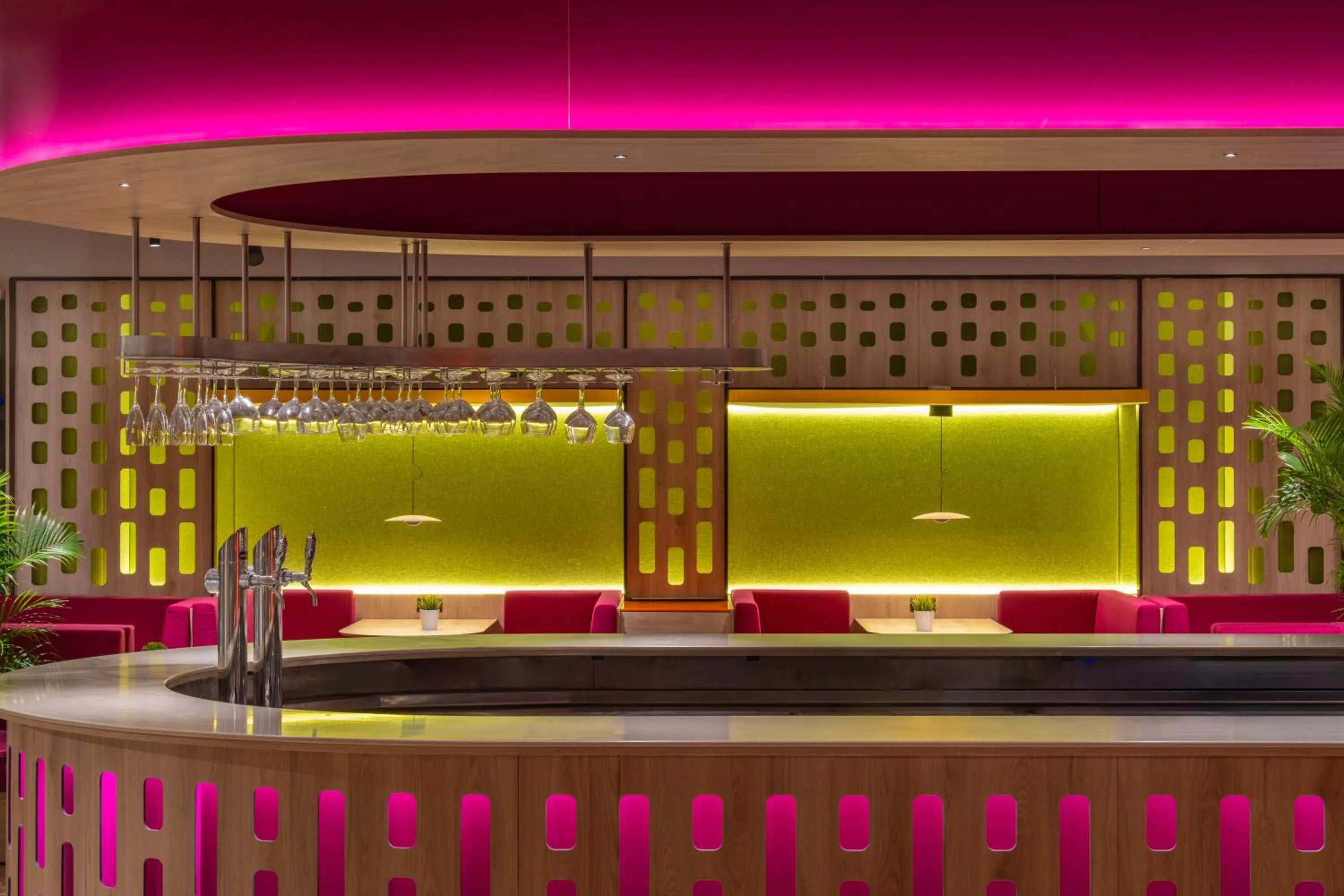 Lounge or bar in ibis Styles Barcelona Sant Joan Despi