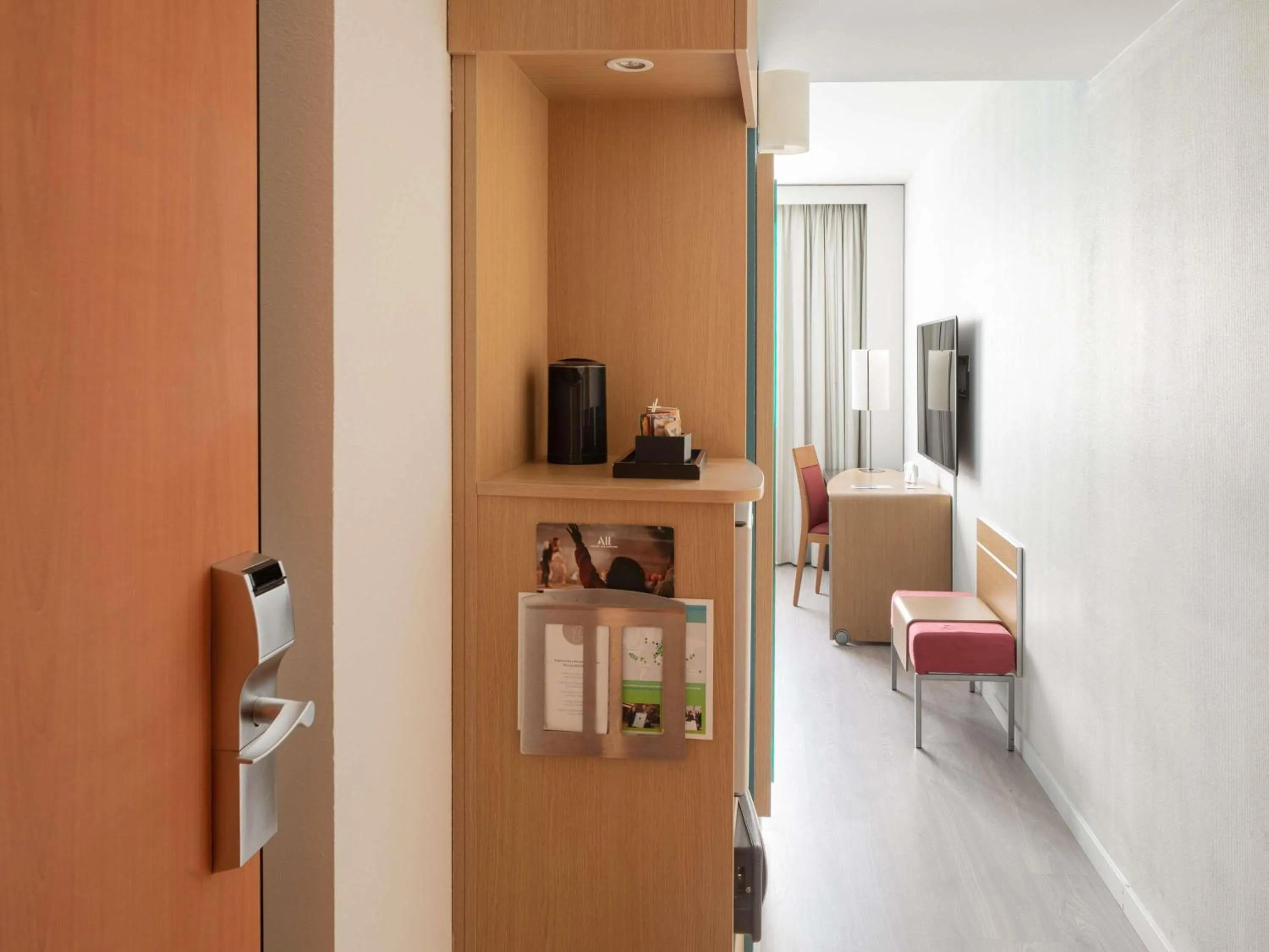 Bedroom, Bed in Novotel Barcelona Cornellà