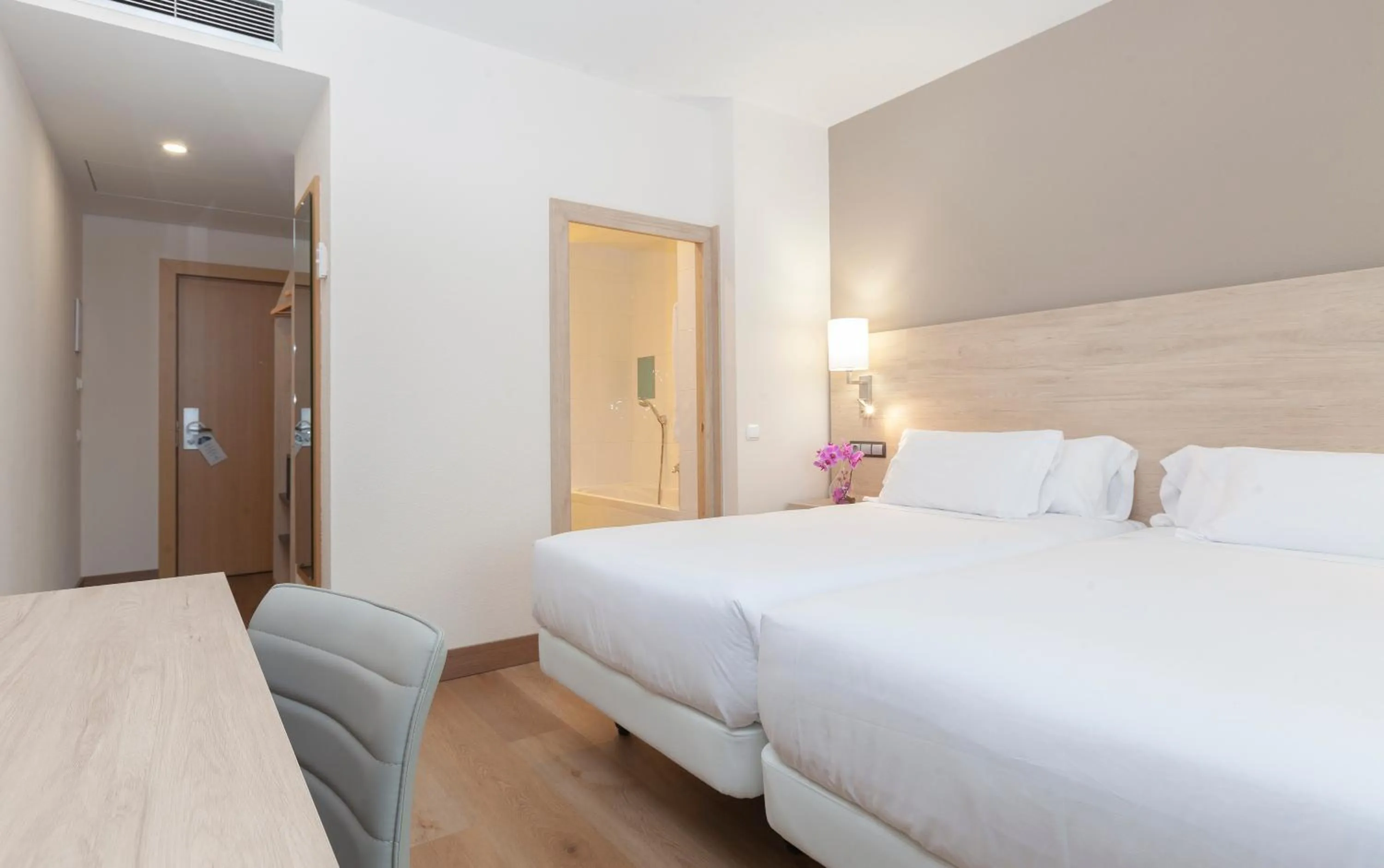 Bed in Hotel Puerta de Bilbao