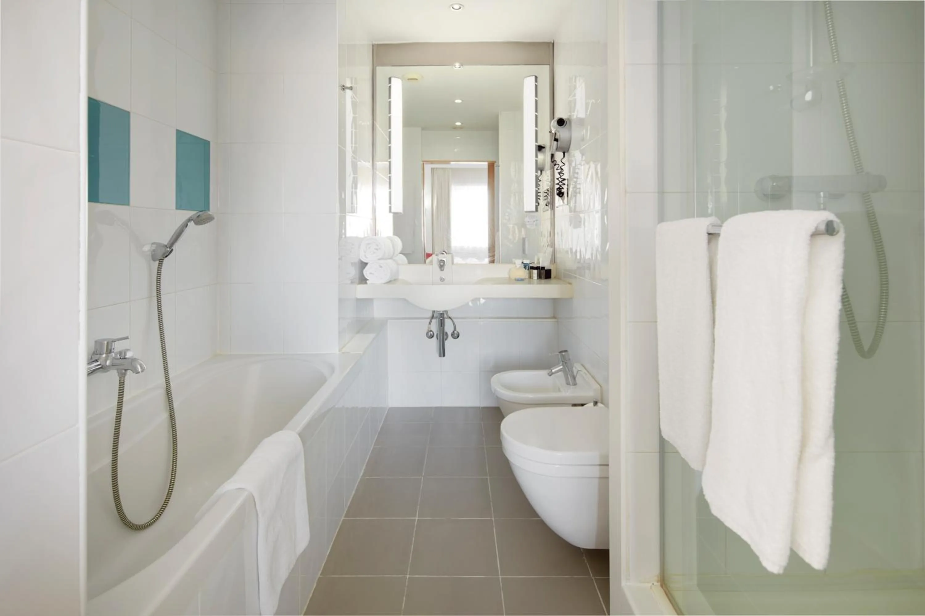 Bathroom in Hotel Puerta de Bilbao