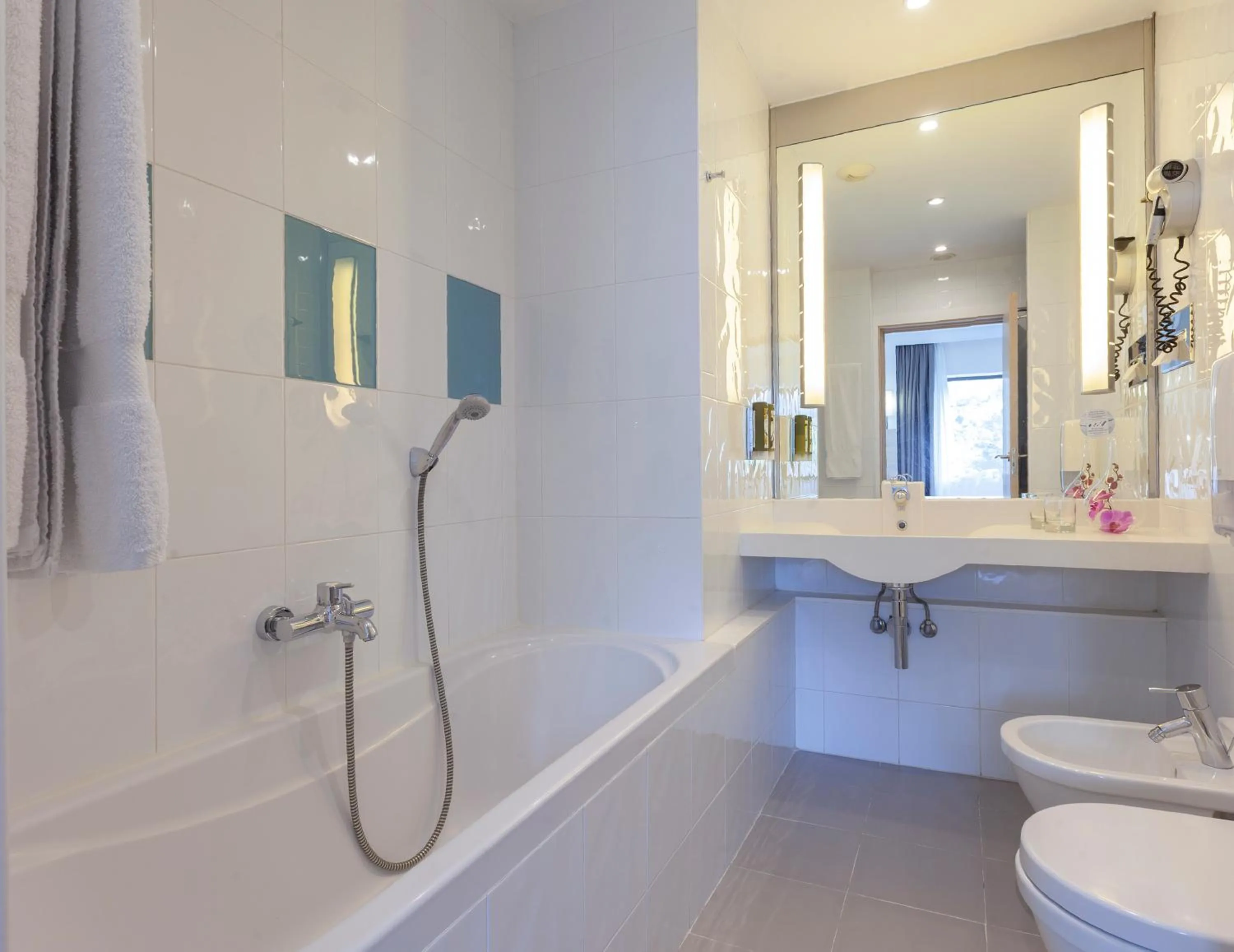 Bathroom in Hotel Puerta de Bilbao