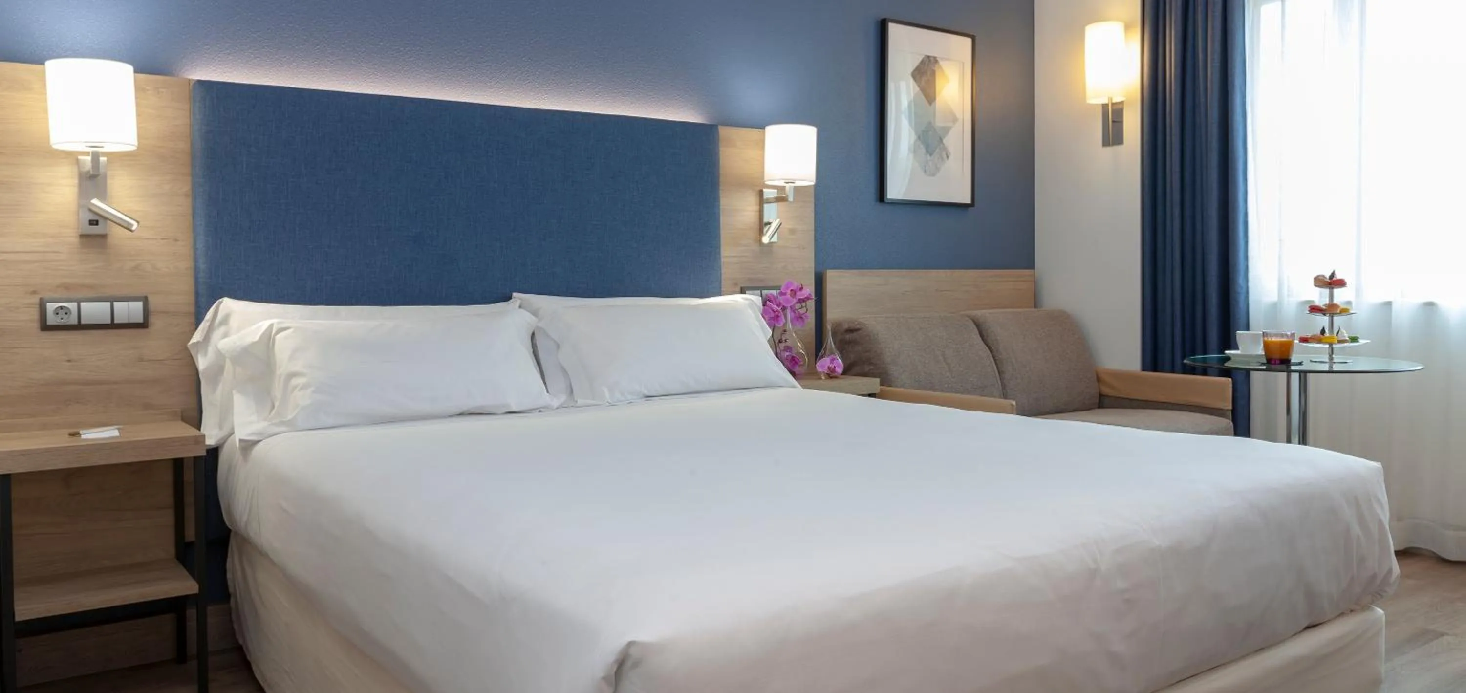 Bed in Hotel Puerta de Bilbao