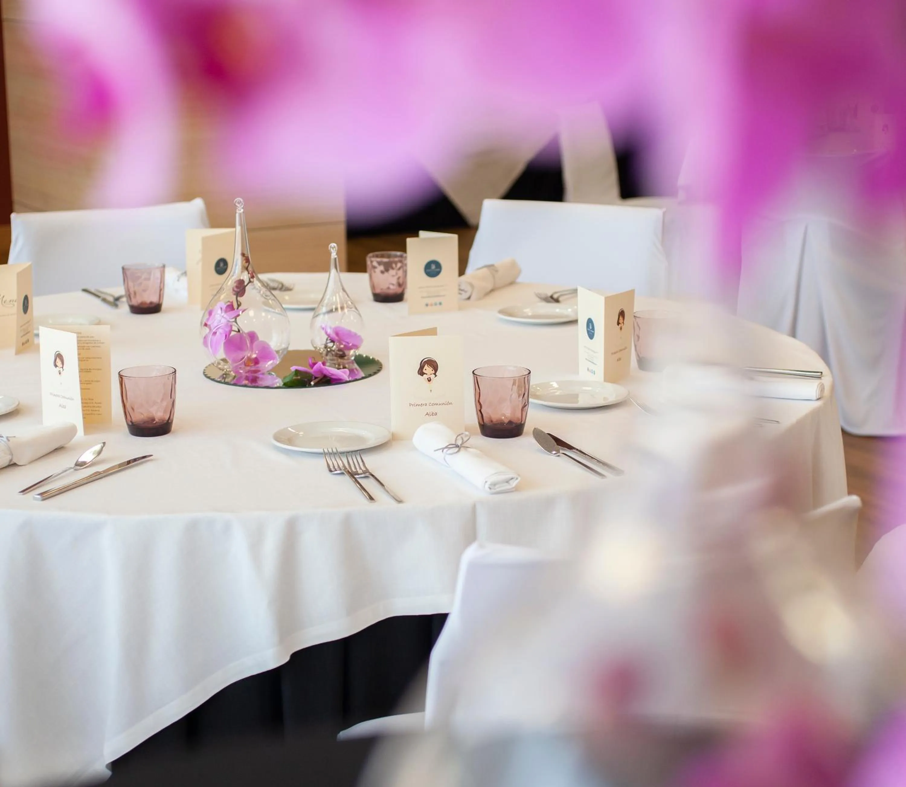 Restaurant/places to eat in Hotel Puerta de Bilbao