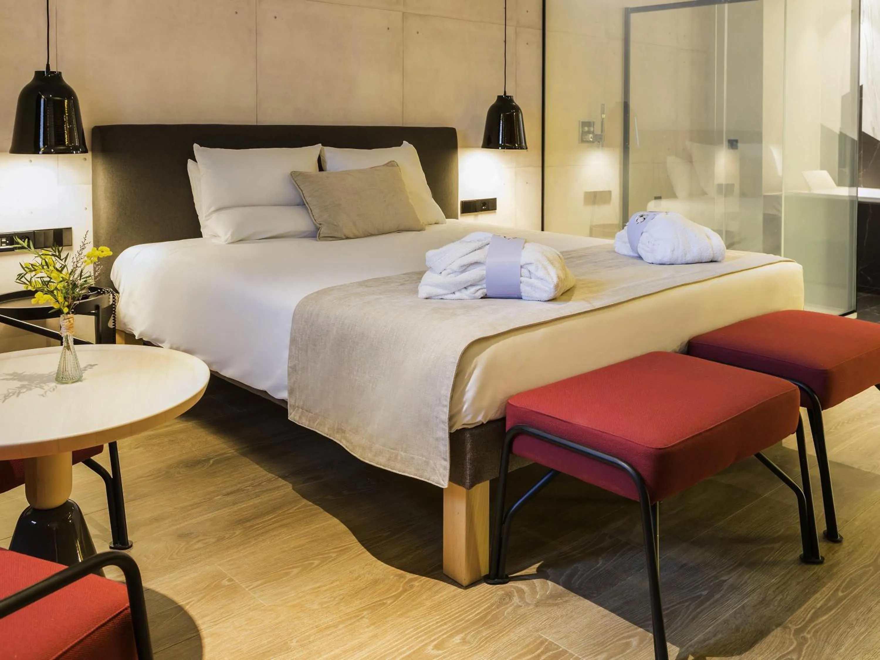 Photo of the whole room, Bed in Novotel Sevilla