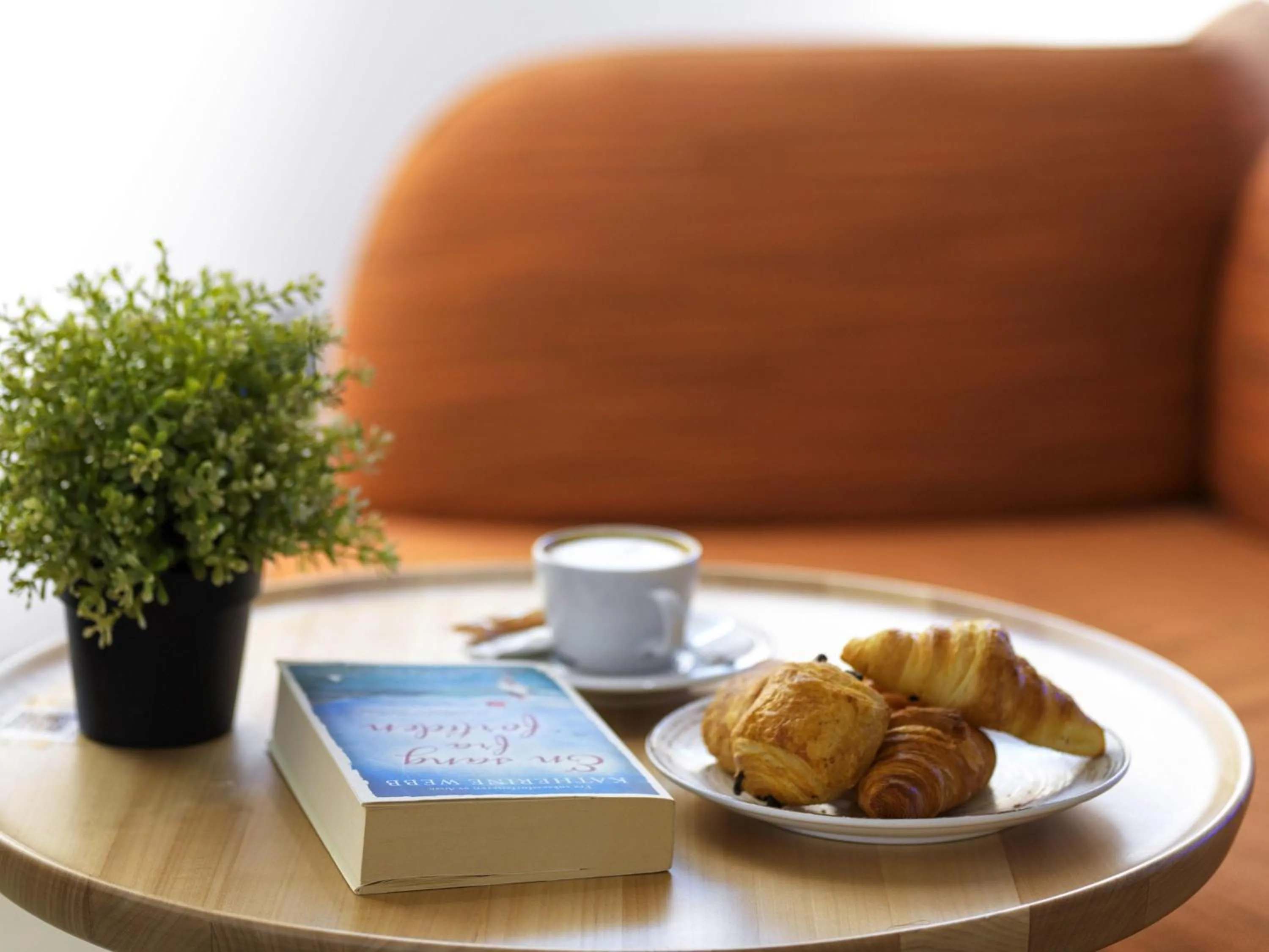 Lounge or bar in Novotel Sevilla