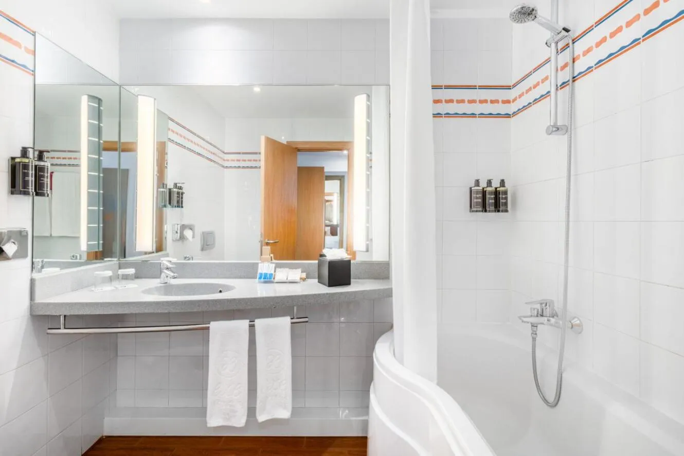 Bathroom in Exe Madrid Norte