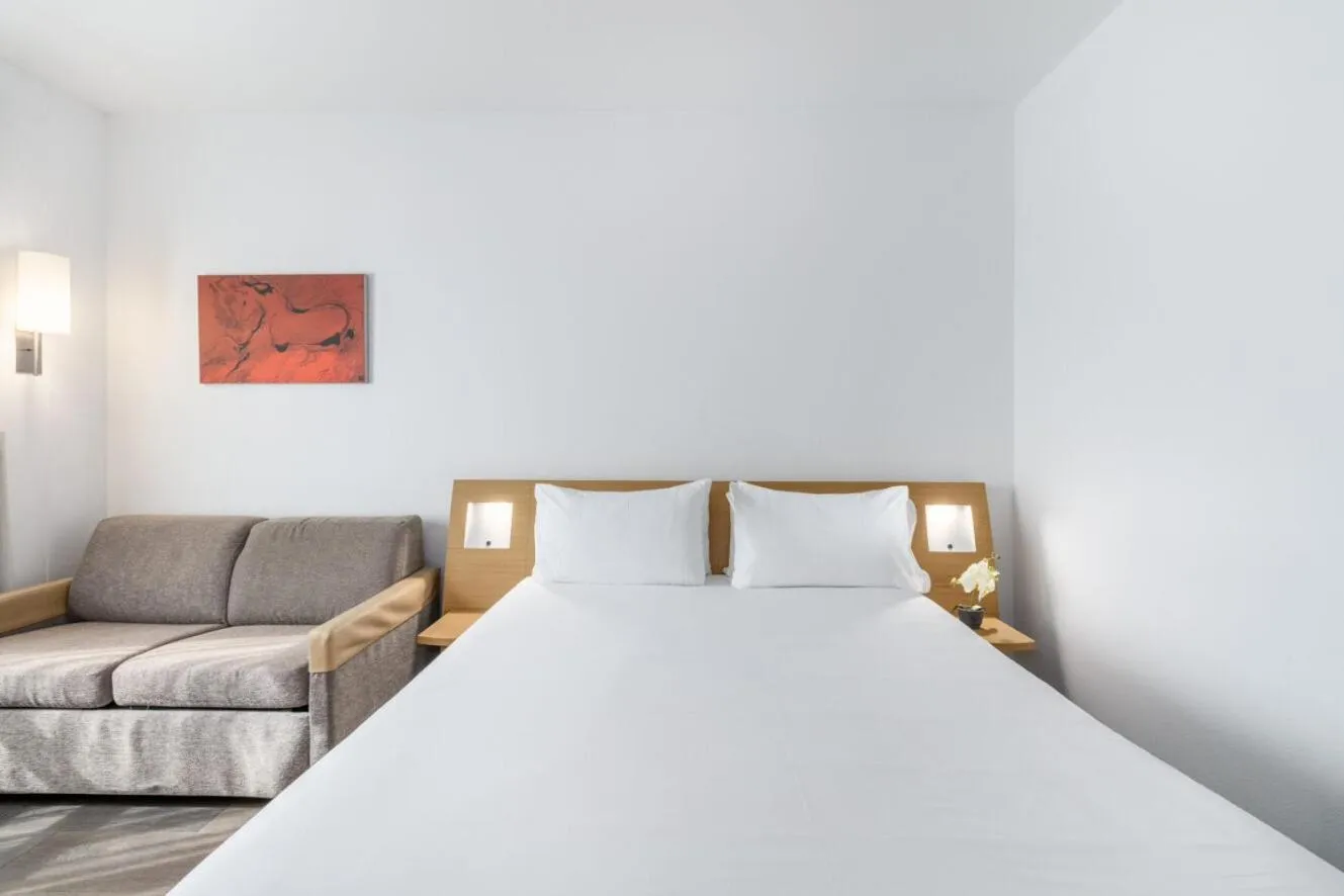 Bed in Exe Madrid Norte