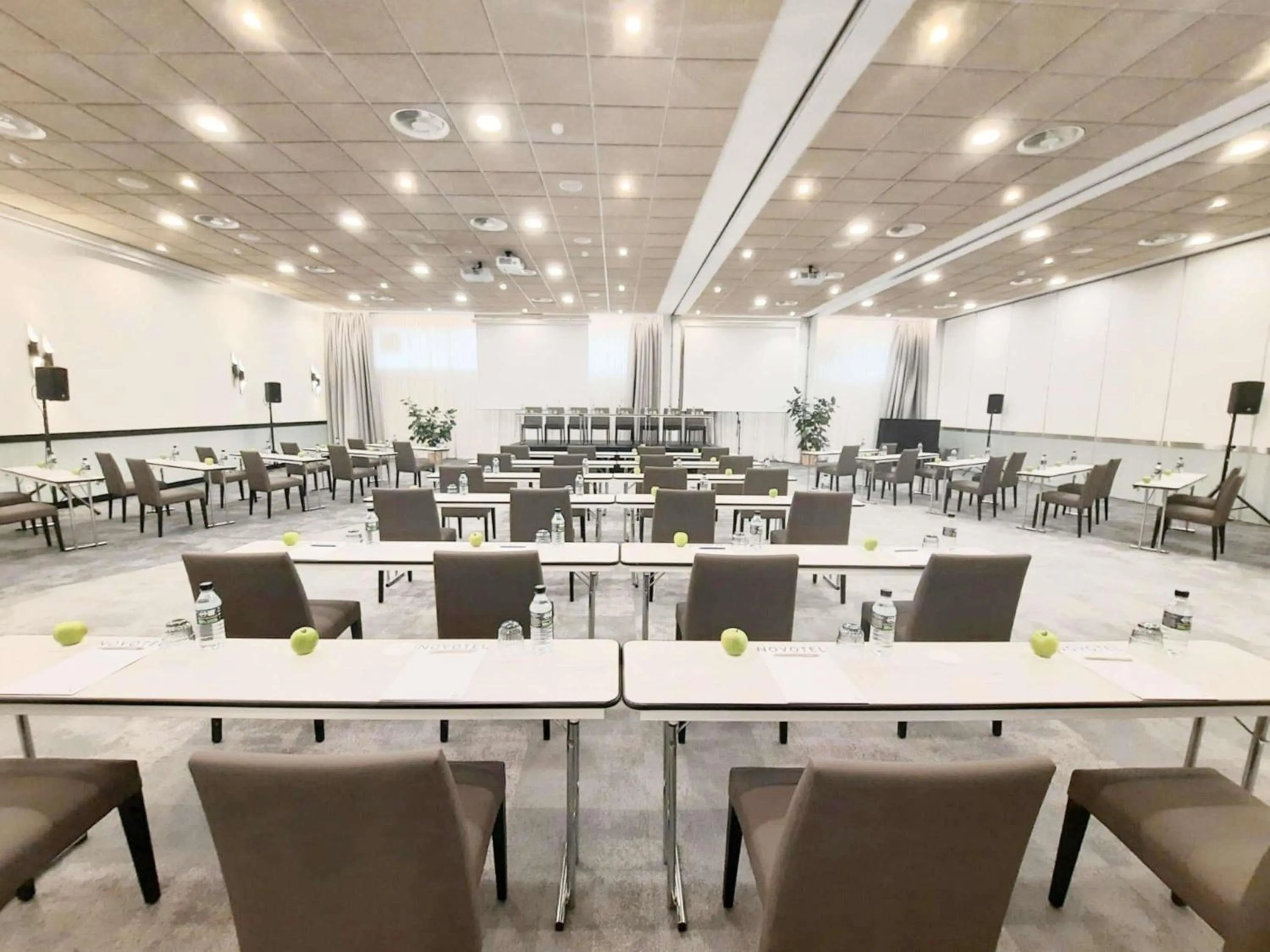 Meeting/conference room in Novotel Campo De Las Naciones