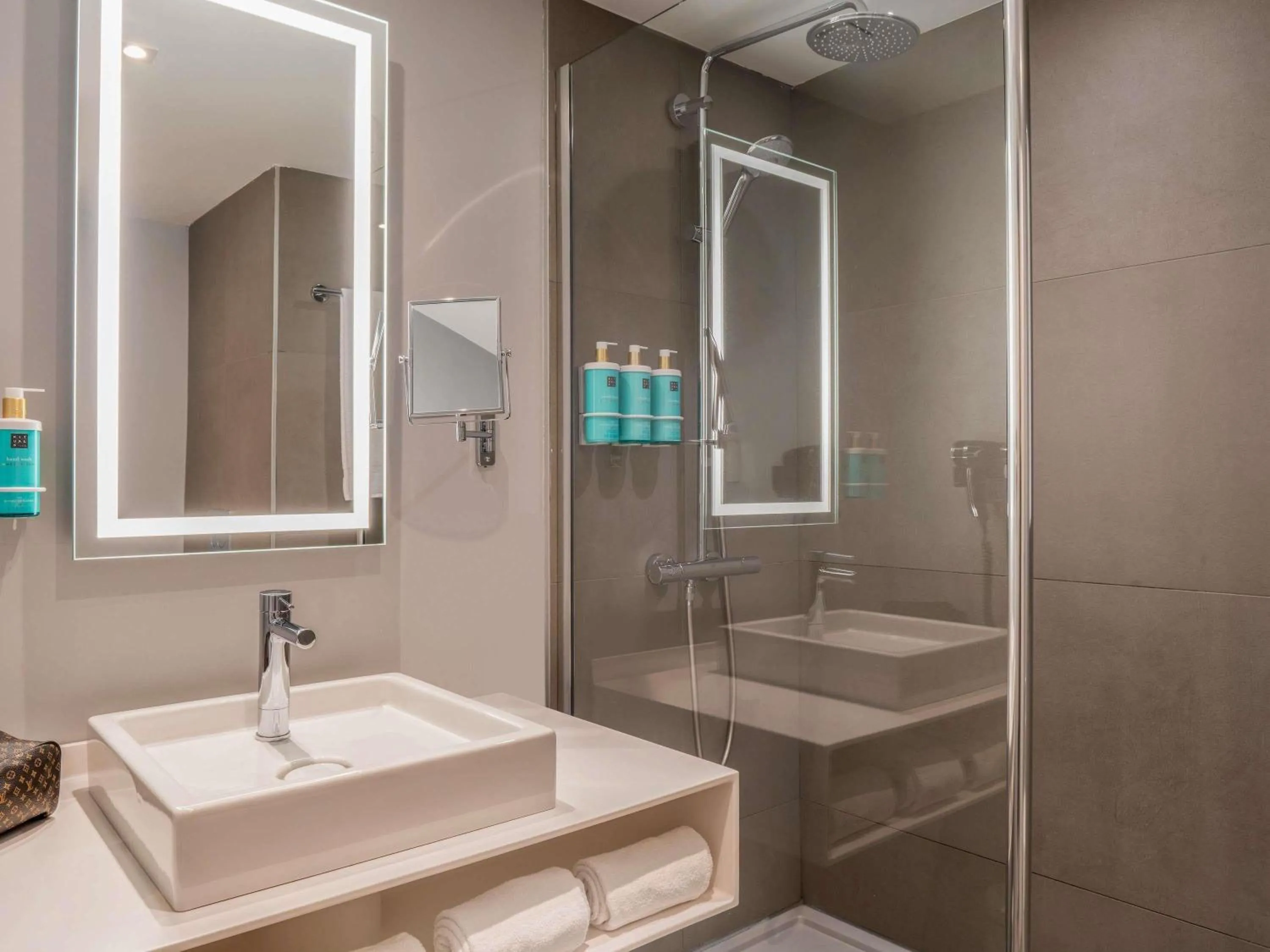 Bedroom in Novotel Campo De Las Naciones