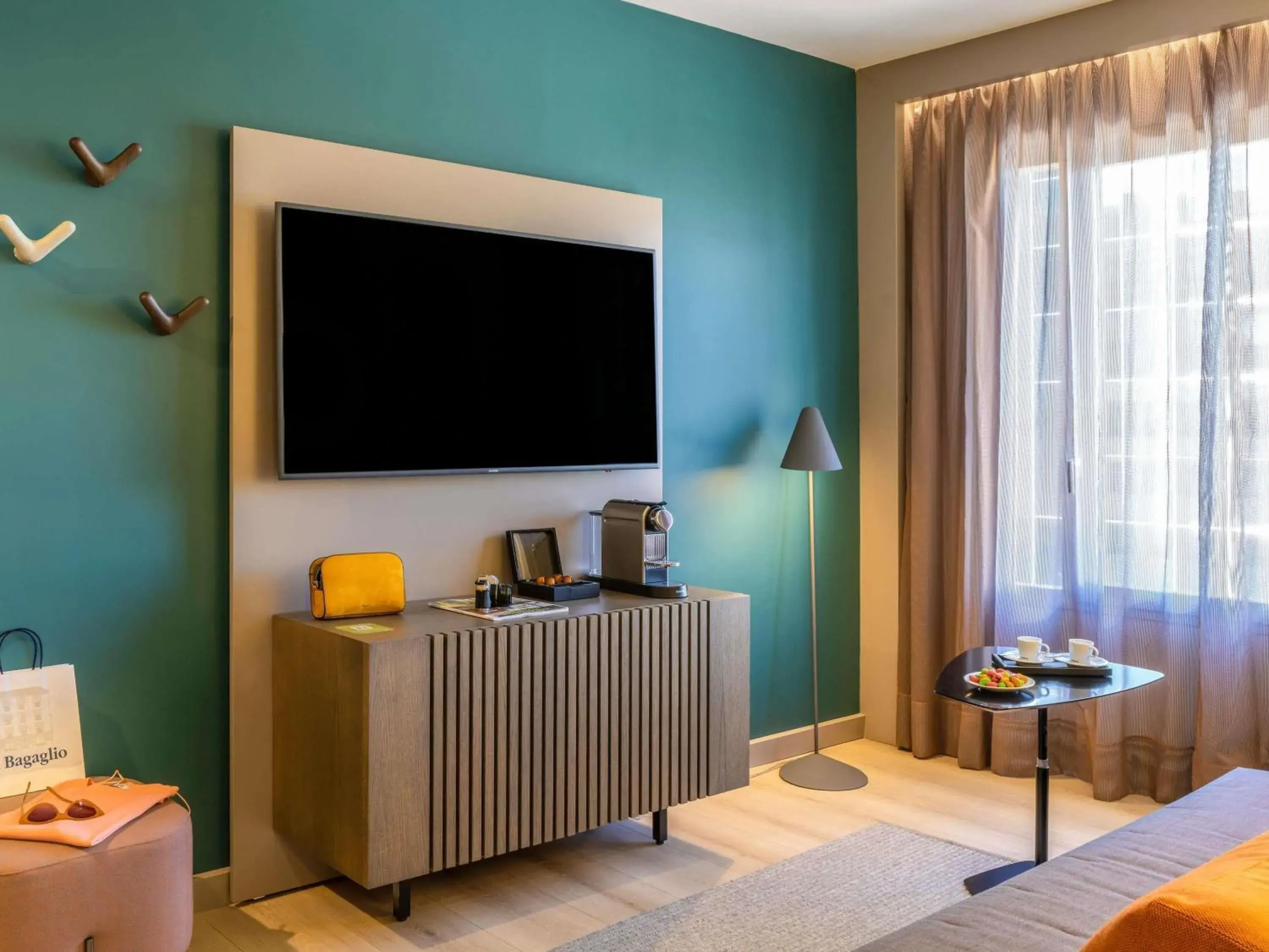 Junior Queen Suite - Plaza Building in Novotel Campo De Las Naciones Junior Queen Suite - Plaza Building in Novotel Campo De Las Naciones