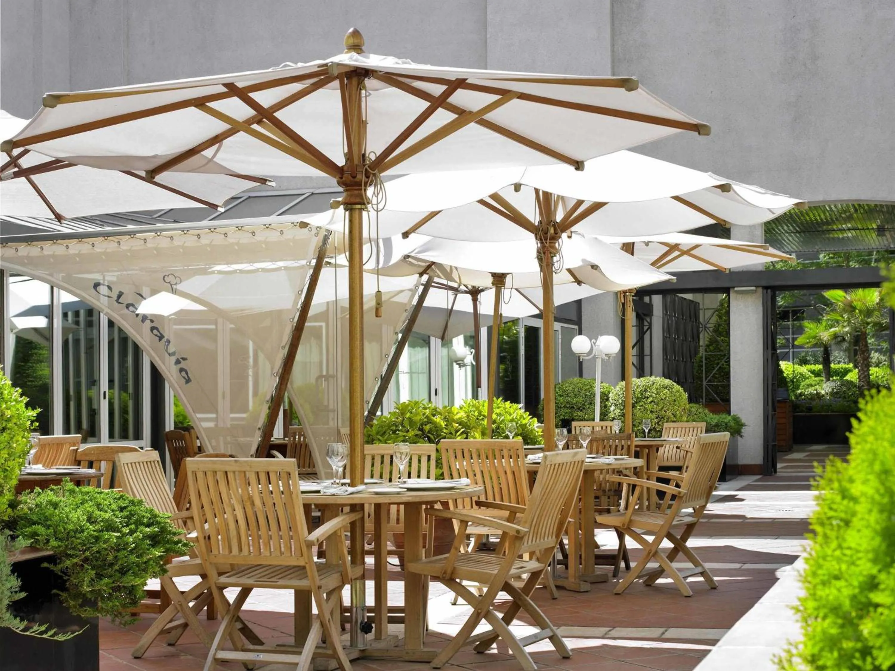 Restaurant/places to eat in Novotel Campo De Las Naciones